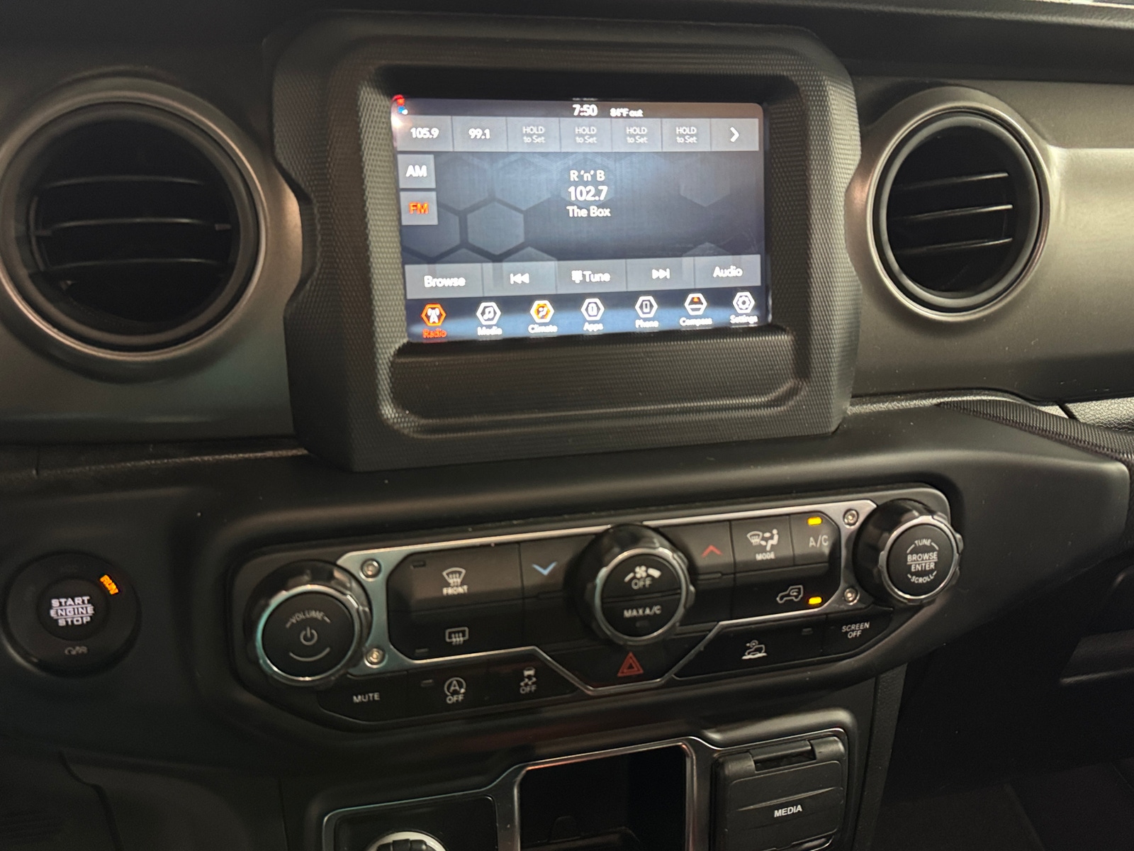 Thumbnail: 2023 Jeep Gladiator - 4