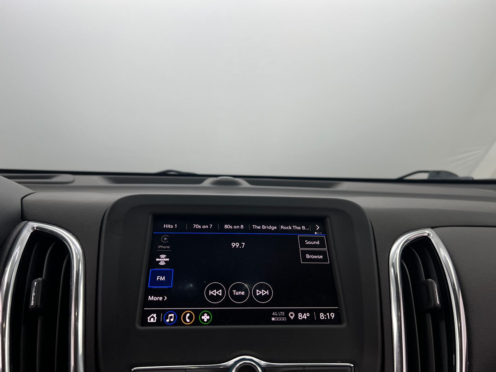 Thumbnail: 2023 Chevrolet Equinox - 4
