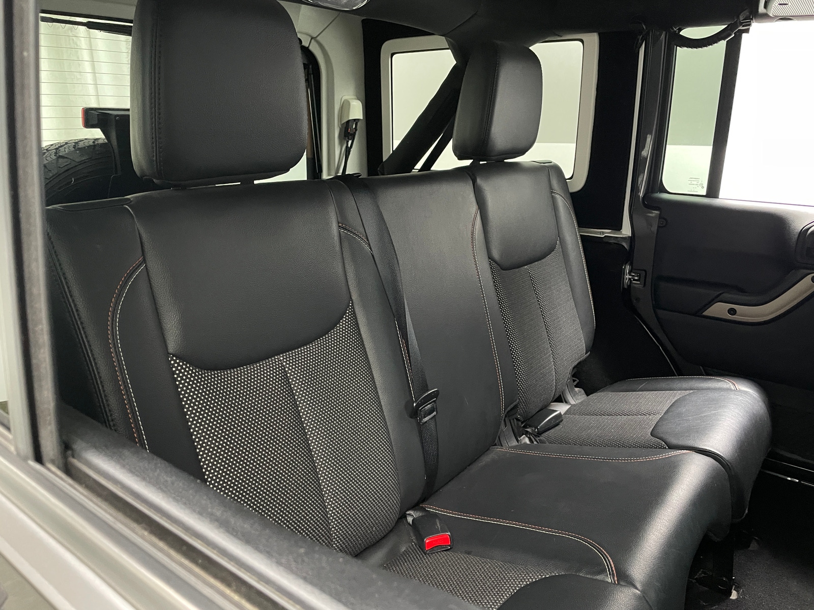 Thumbnail: 2016 Jeep Wrangler - 5