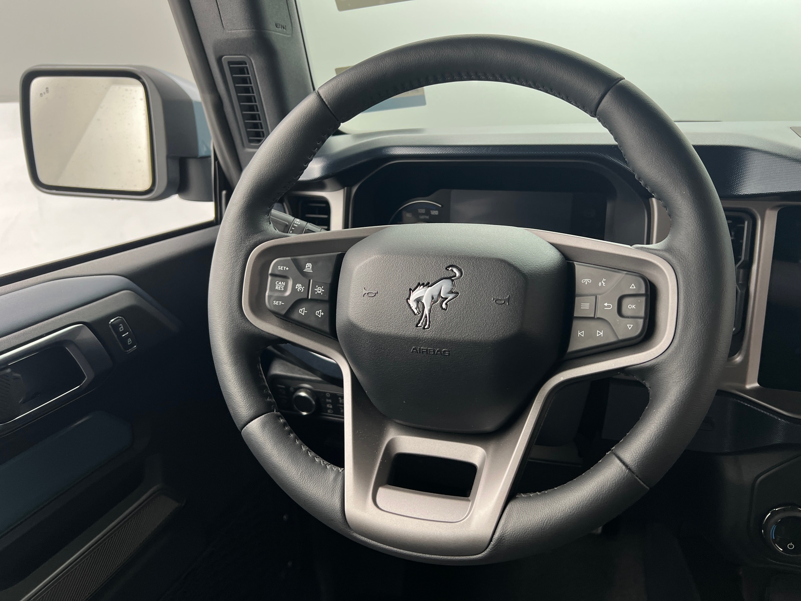 Thumbnail: 2021 Ford Bronco - 4