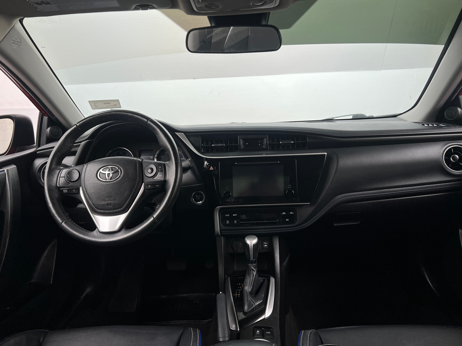 Thumbnail: 2018 Toyota Corolla - 3