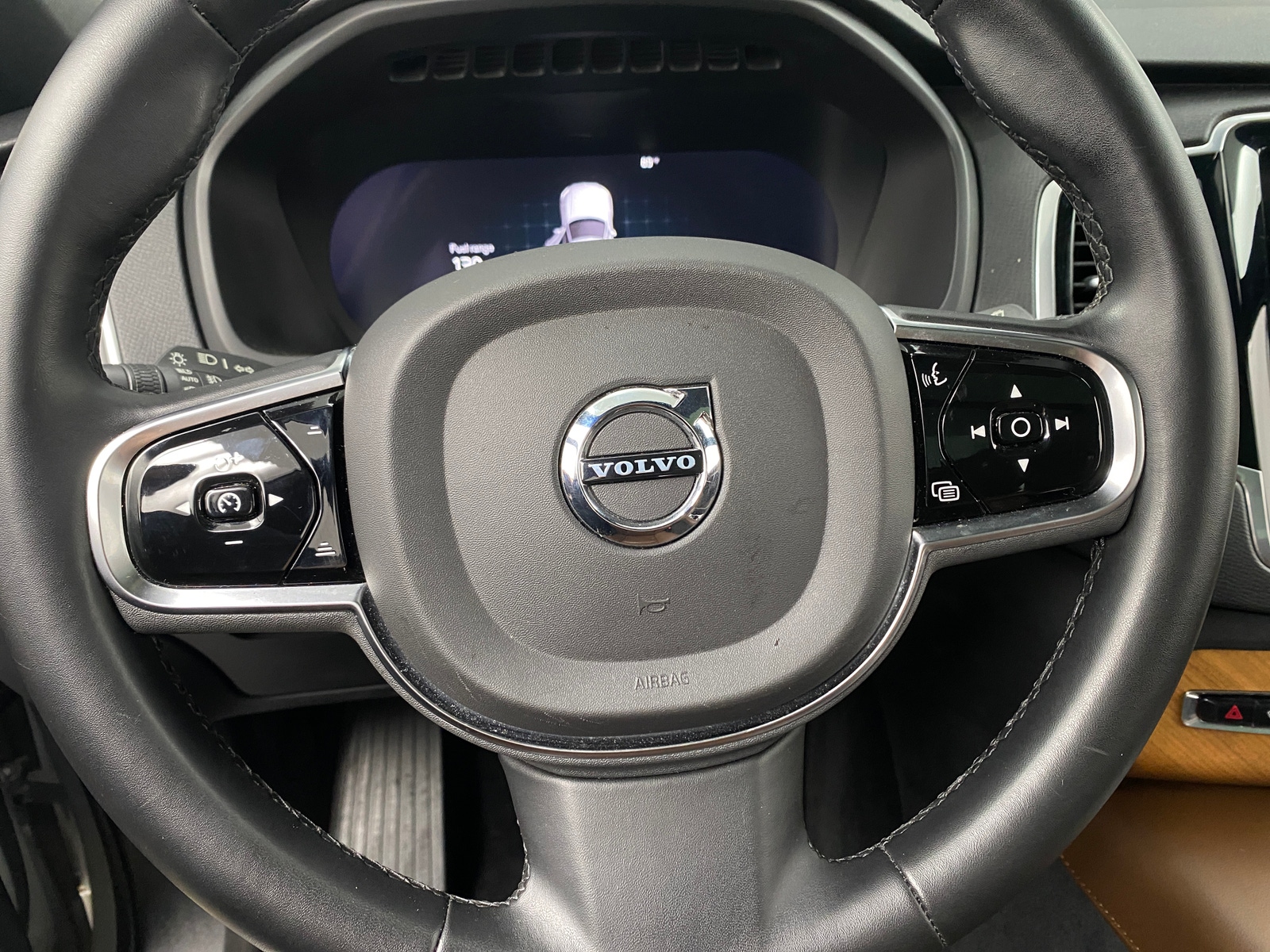 Thumbnail: 2023 Volvo XC90 - 4