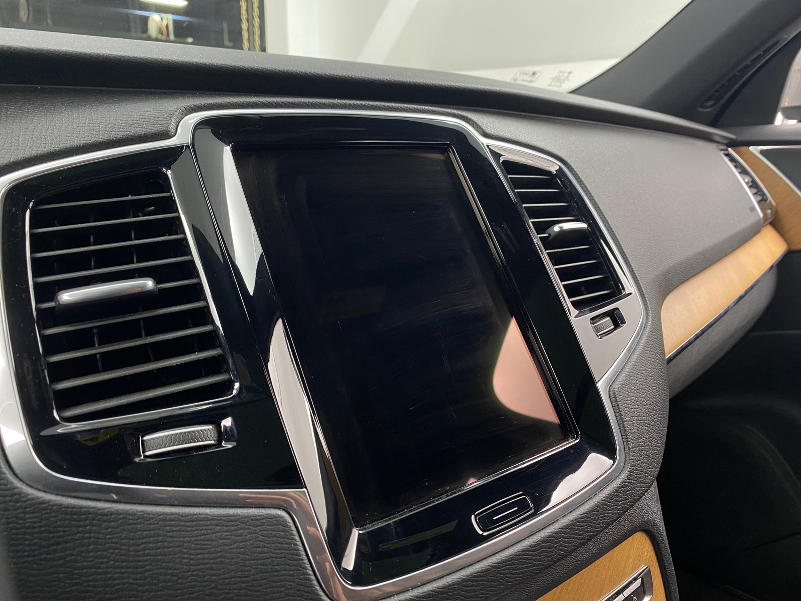 Thumbnail: 2023 Volvo XC90 - 3