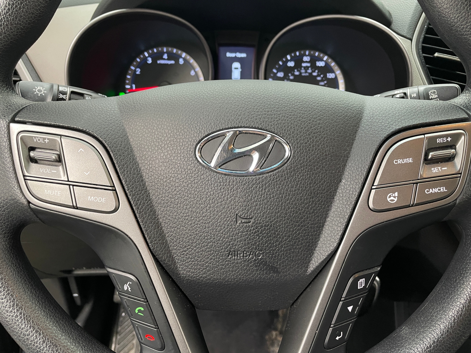 Thumbnail: 2015 Hyundai Santa Fe - 5