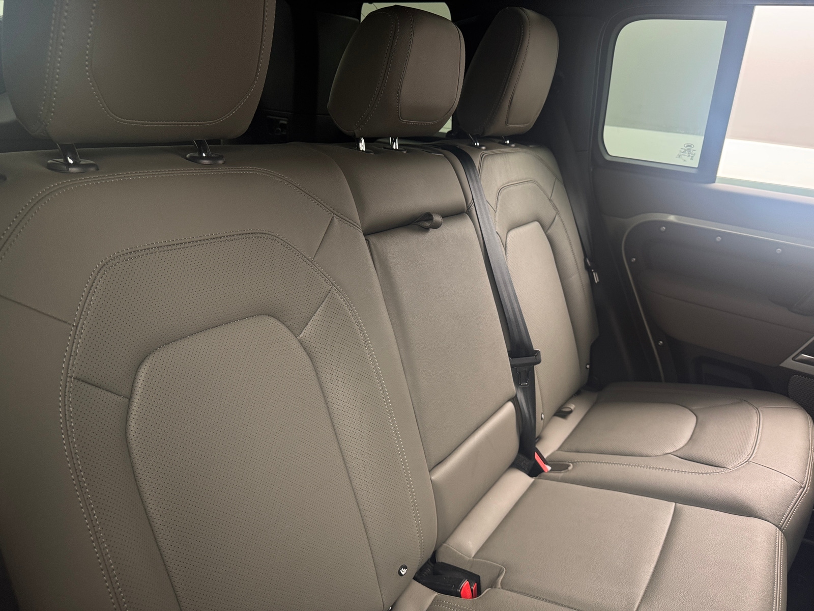 Thumbnail: 2024 Land Rover Defender - 5