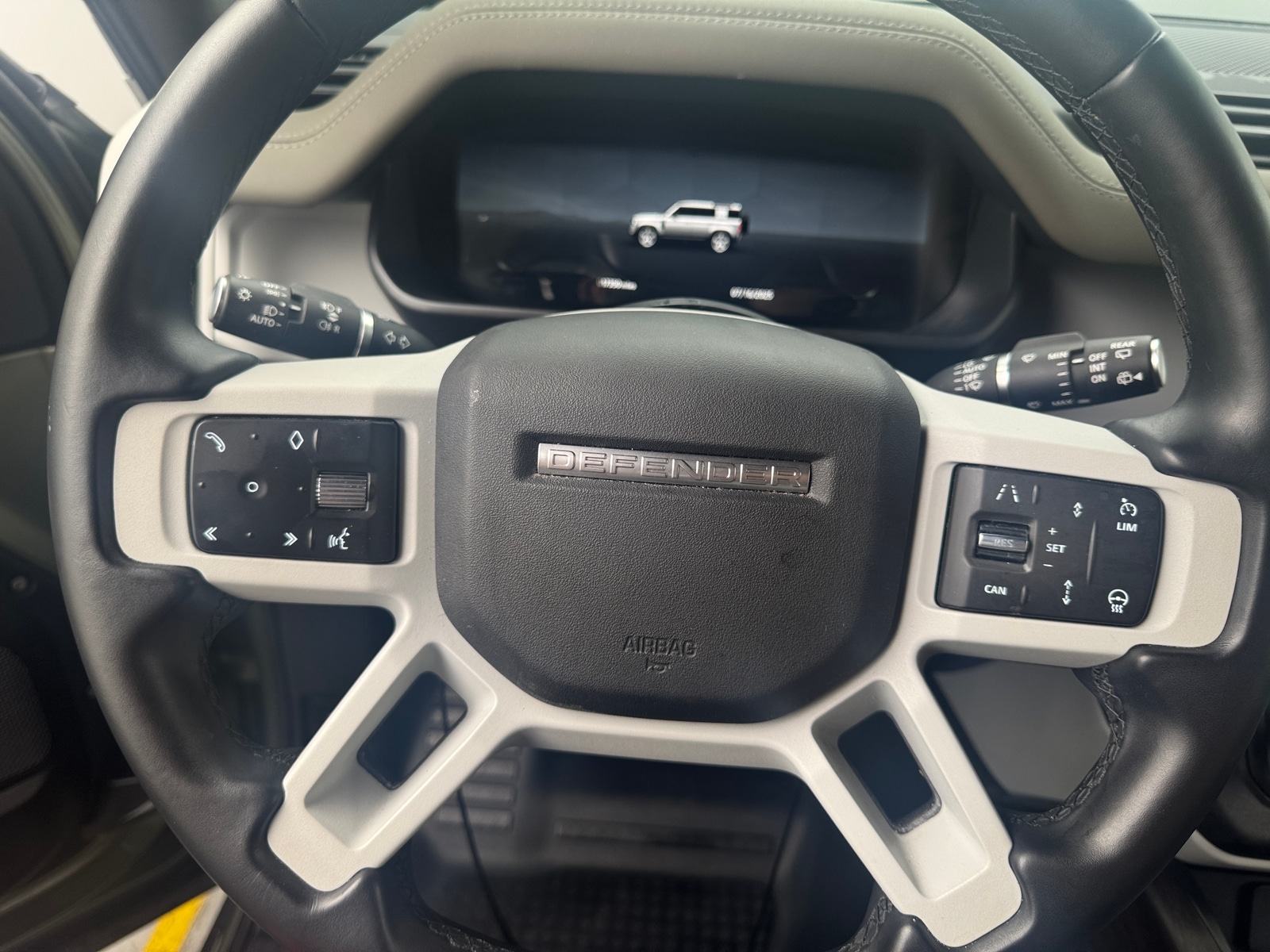 Thumbnail: 2024 Land Rover Defender - 4