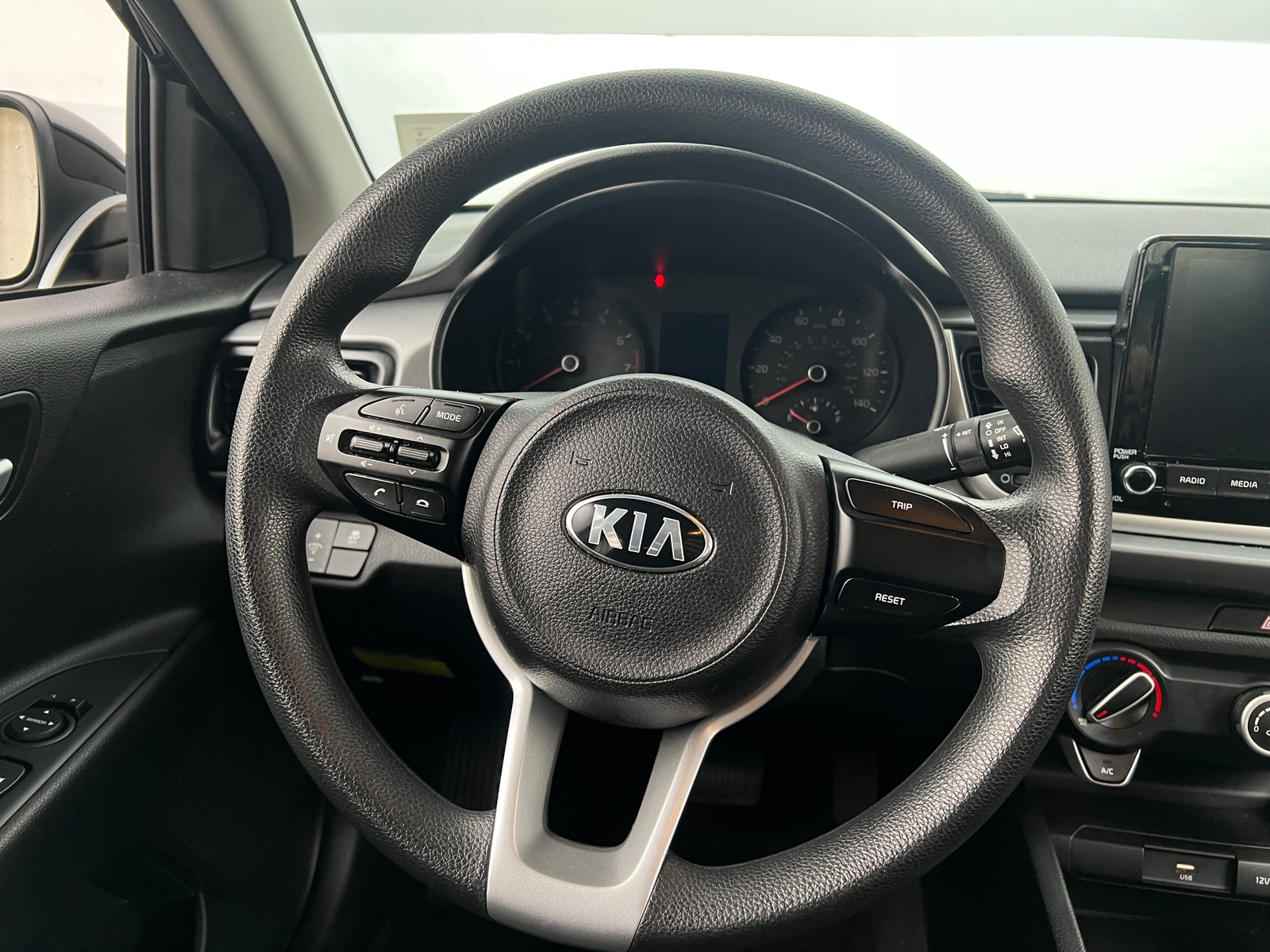 Thumbnail: 2021 Kia Rio - 5