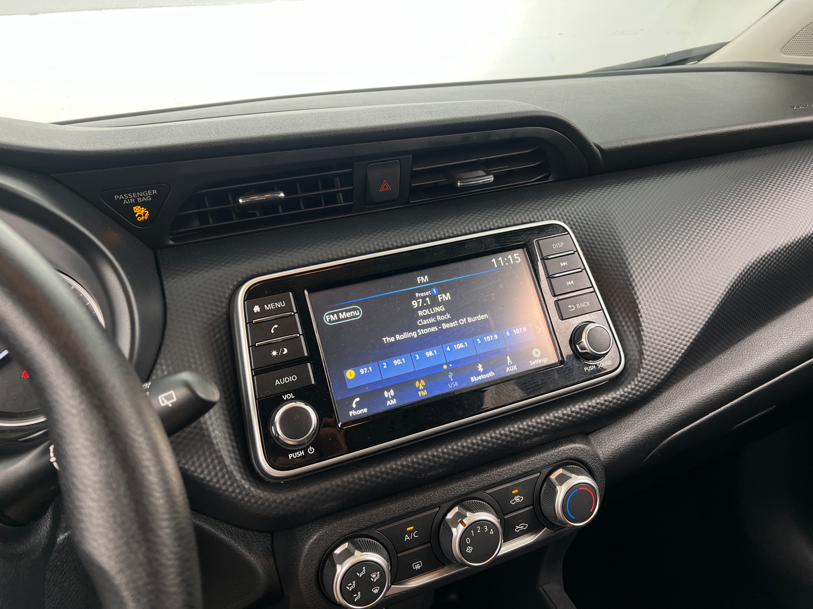 Thumbnail: 2023 Nissan Kicks - 4