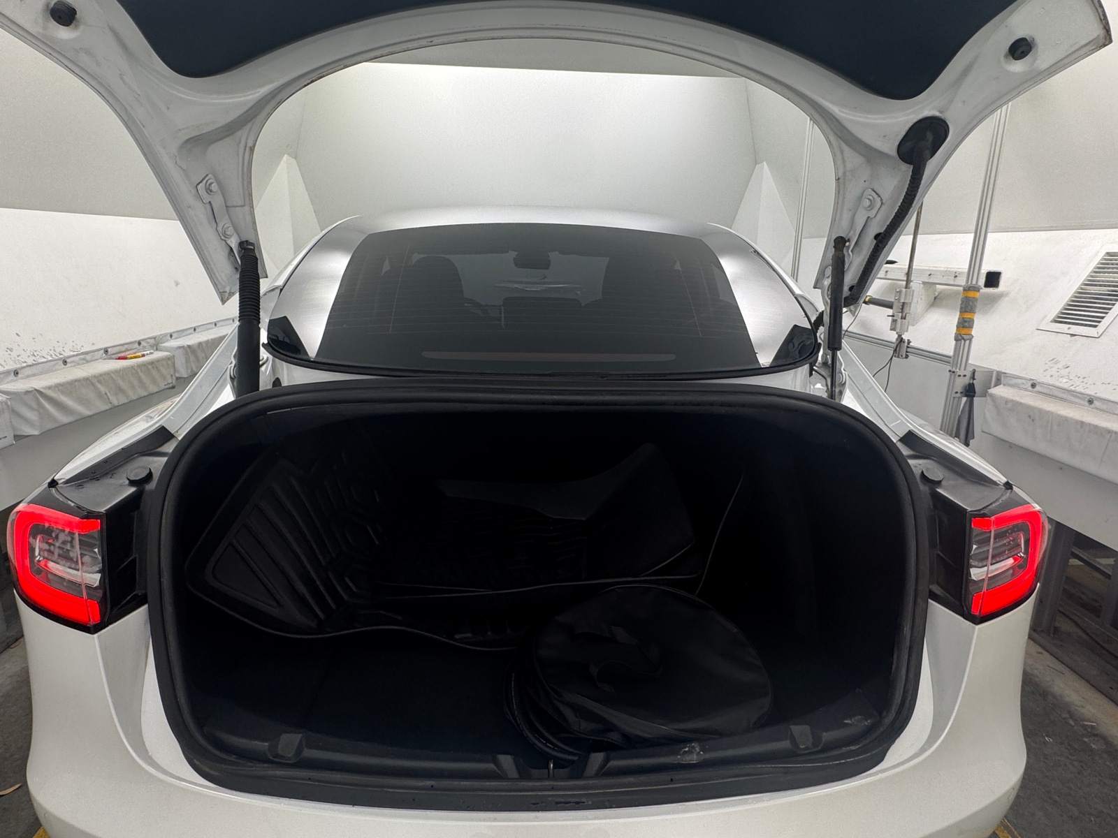 Thumbnail: 2022 Tesla Model 3 - 6
