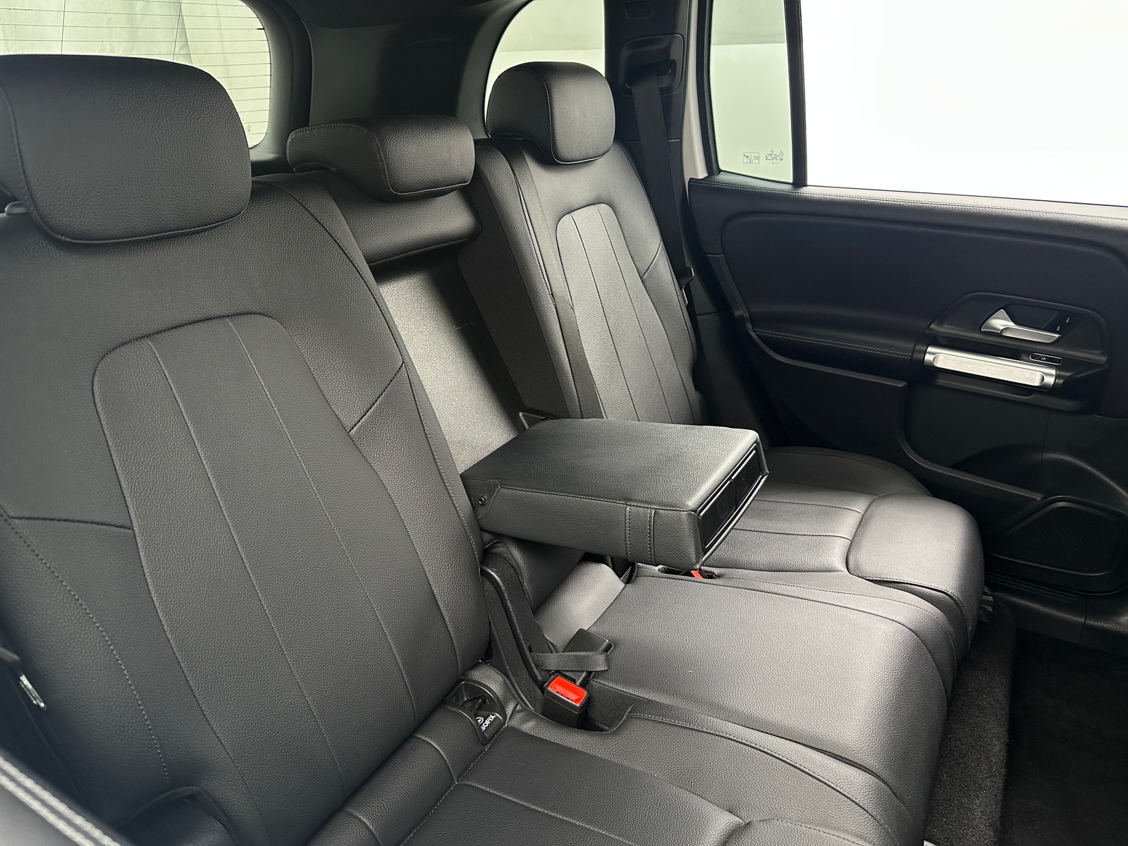 Thumbnail: 2021 Mercedes-Benz GLB - 5