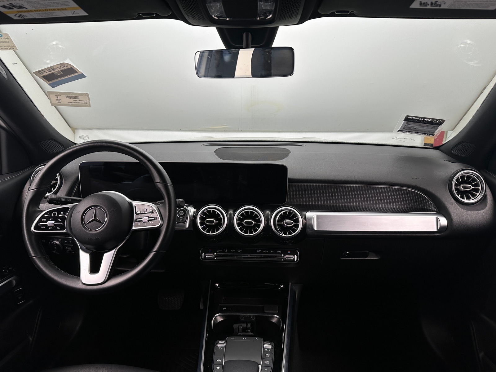 Thumbnail: 2021 Mercedes-Benz GLB - 2