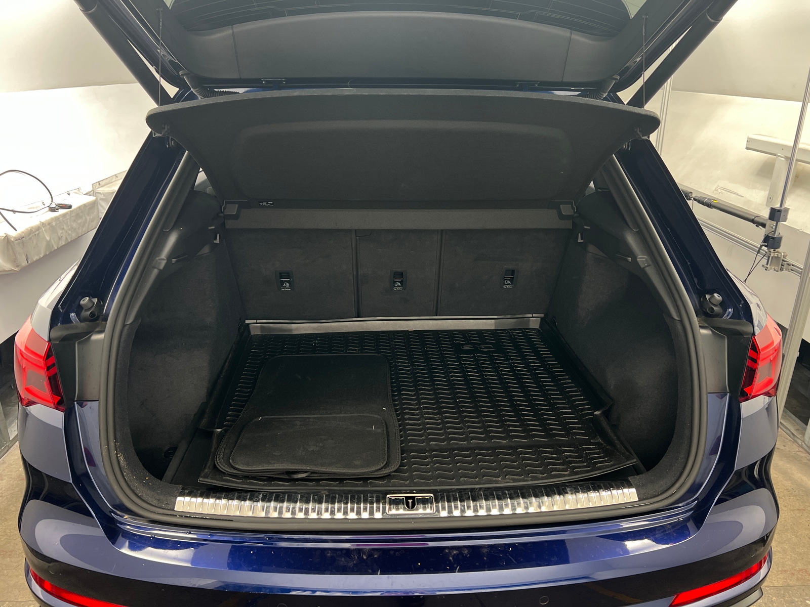 Thumbnail: 2022 Audi Q3 - 6