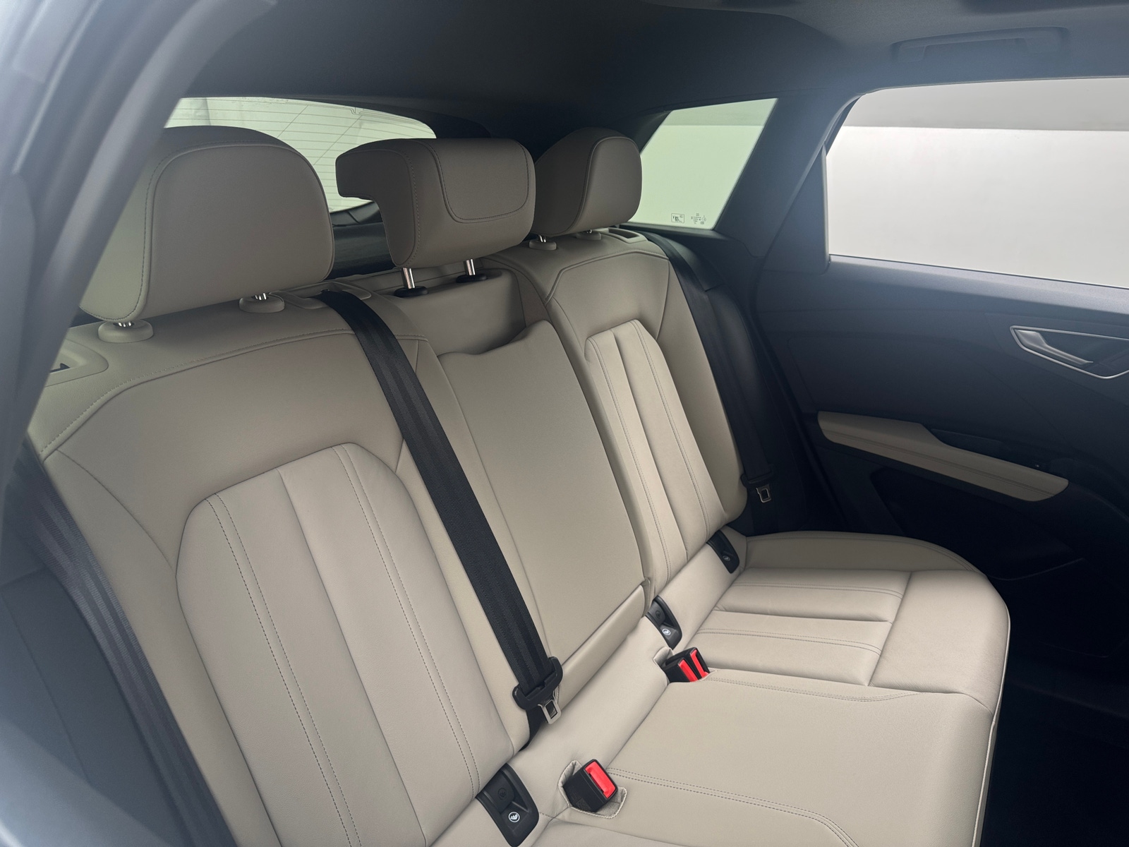 Thumbnail: 2023 Audi Q4 e-tron - 5