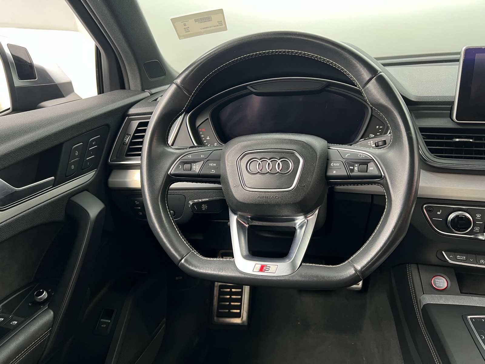 Thumbnail: 2020 Audi SQ5 - 5