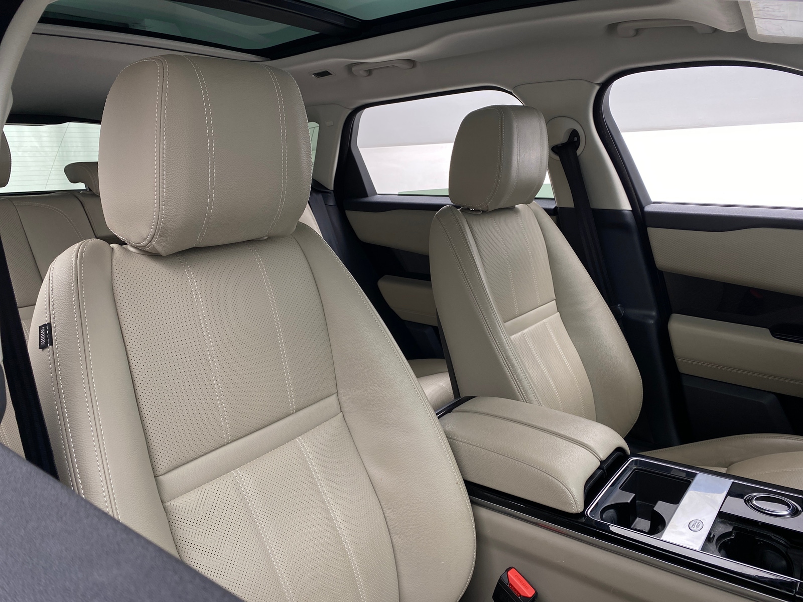 Thumbnail: 2020 Land Rover Range Rover Velar - 2