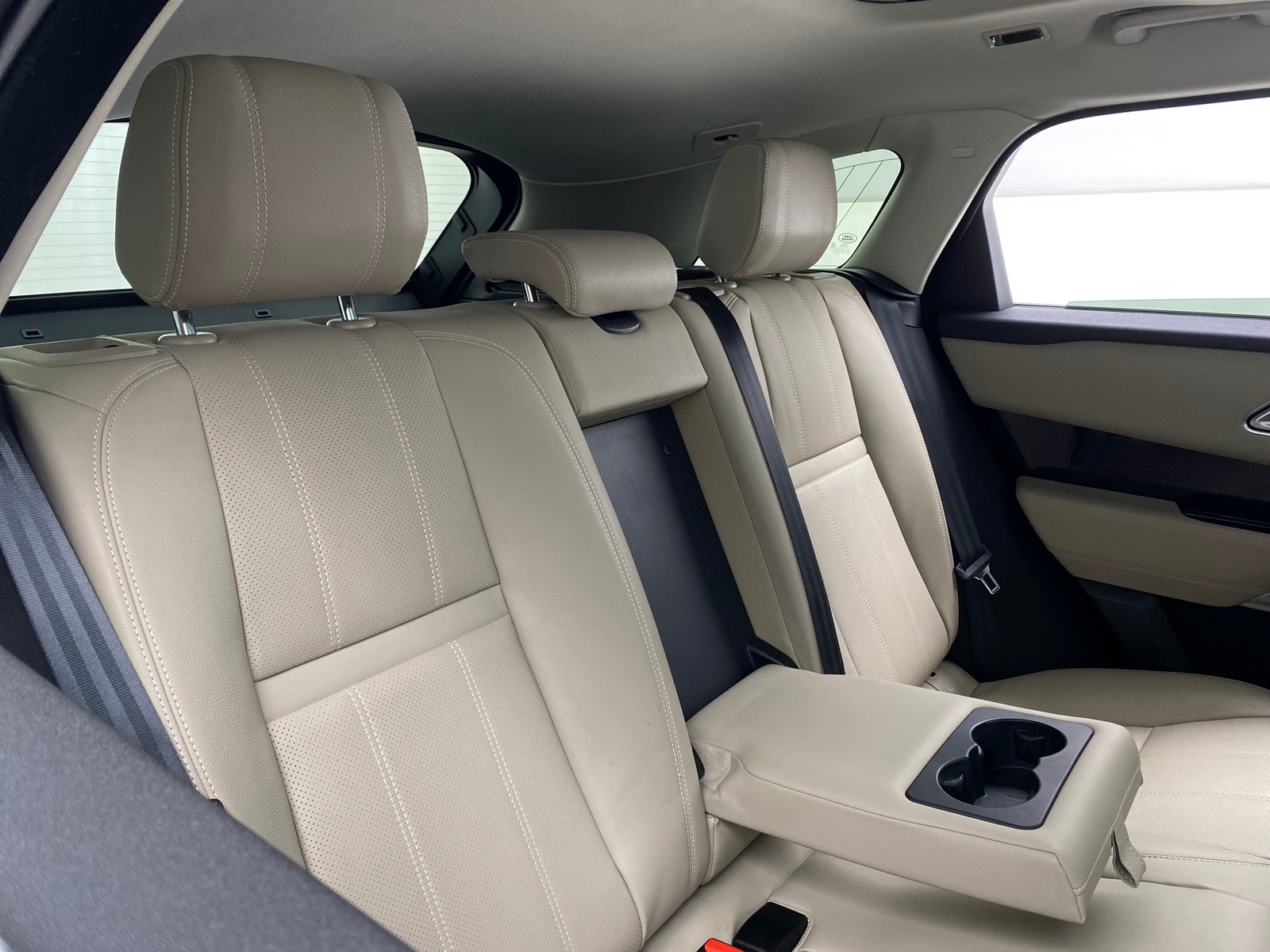 Thumbnail: 2020 Land Rover Range Rover Velar - 6