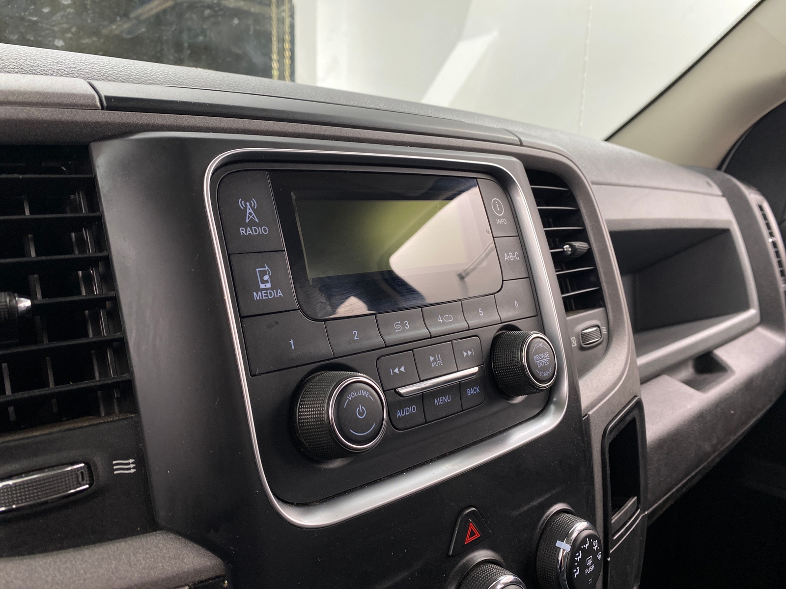 Thumbnail: 2019 RAM 1500 Classic - 4
