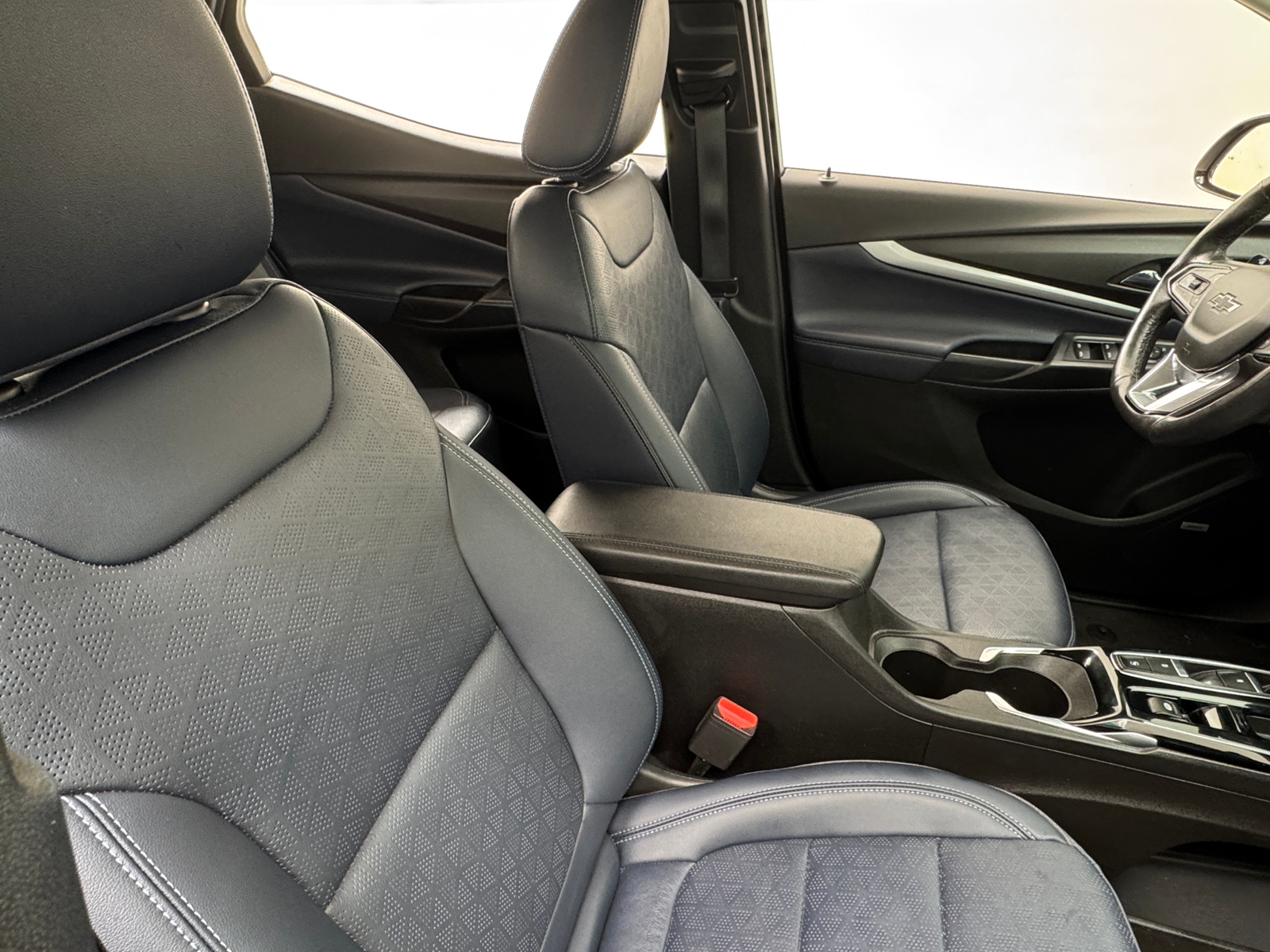 Thumbnail: 2022 Chevrolet Bolt EUV - 2