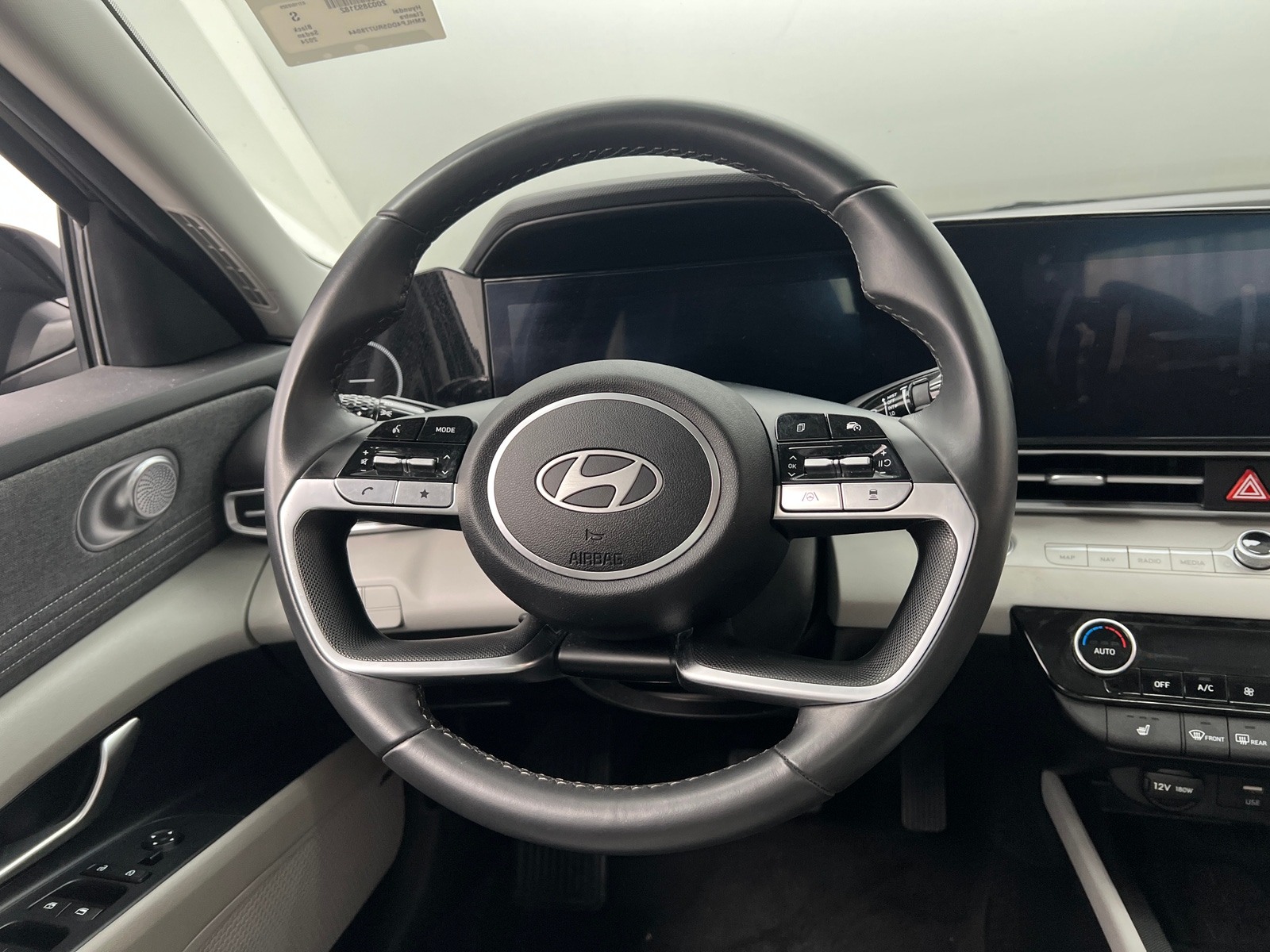 Thumbnail: 2024 Hyundai Elantra - 4