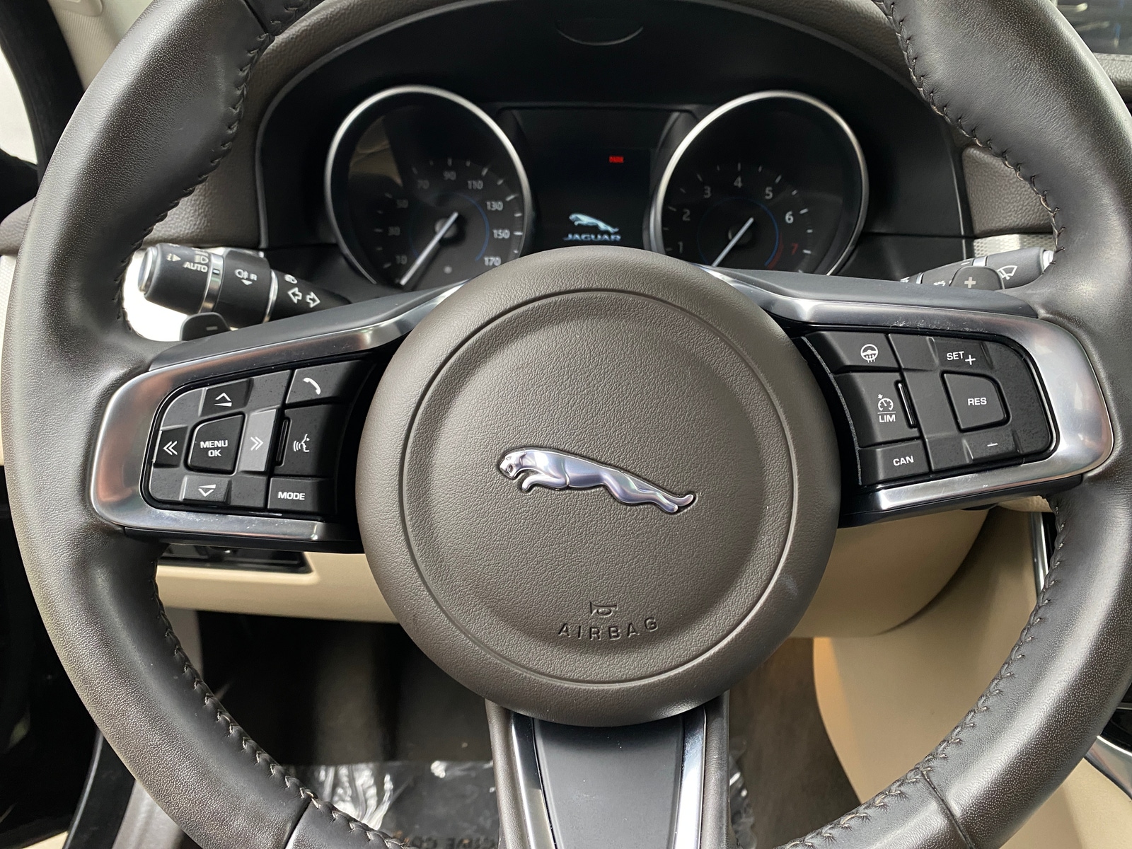 Thumbnail: 2018 Jaguar XF - 4