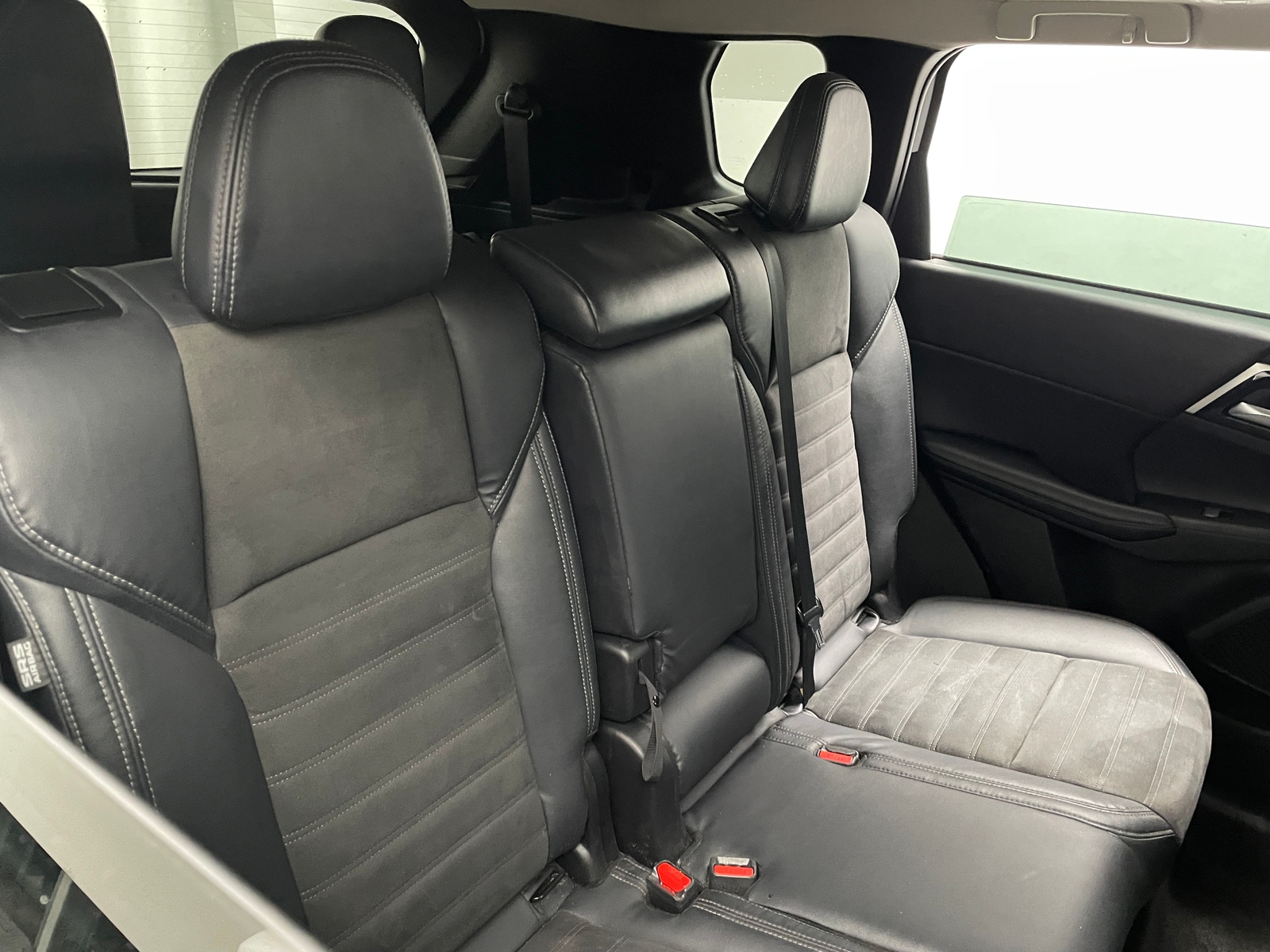 Thumbnail: 2022 Mitsubishi Outlander - 5