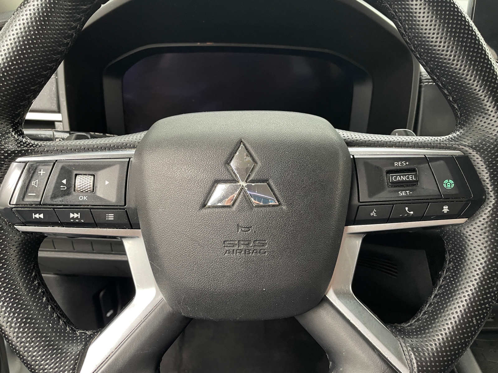 Thumbnail: 2022 Mitsubishi Outlander - 4