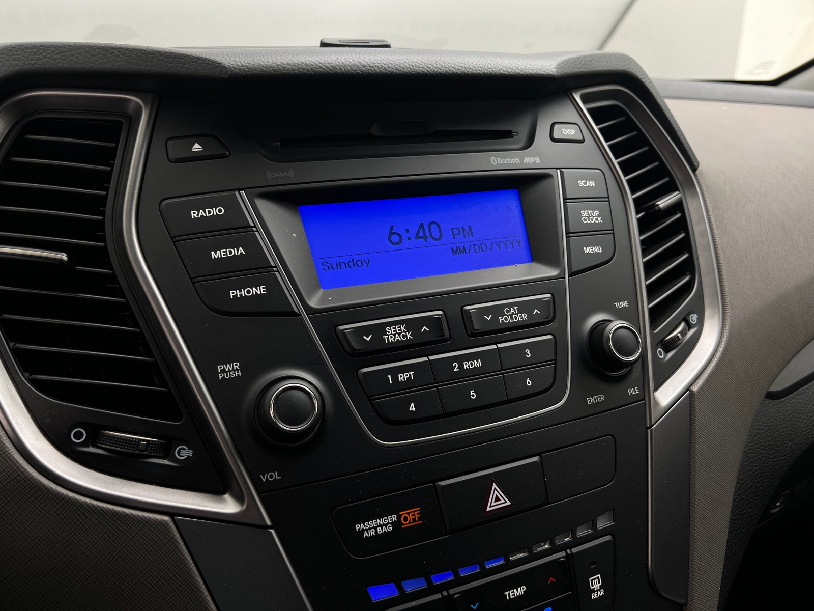 Thumbnail: 2016 Hyundai Santa Fe - 4