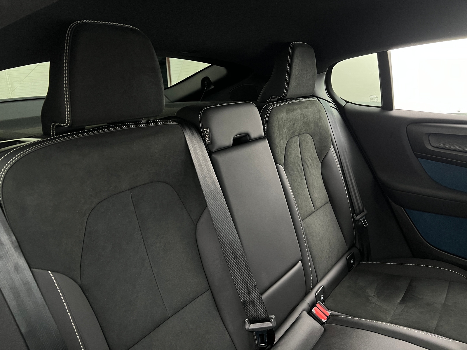 Thumbnail: 2023 Volvo C40 - 6