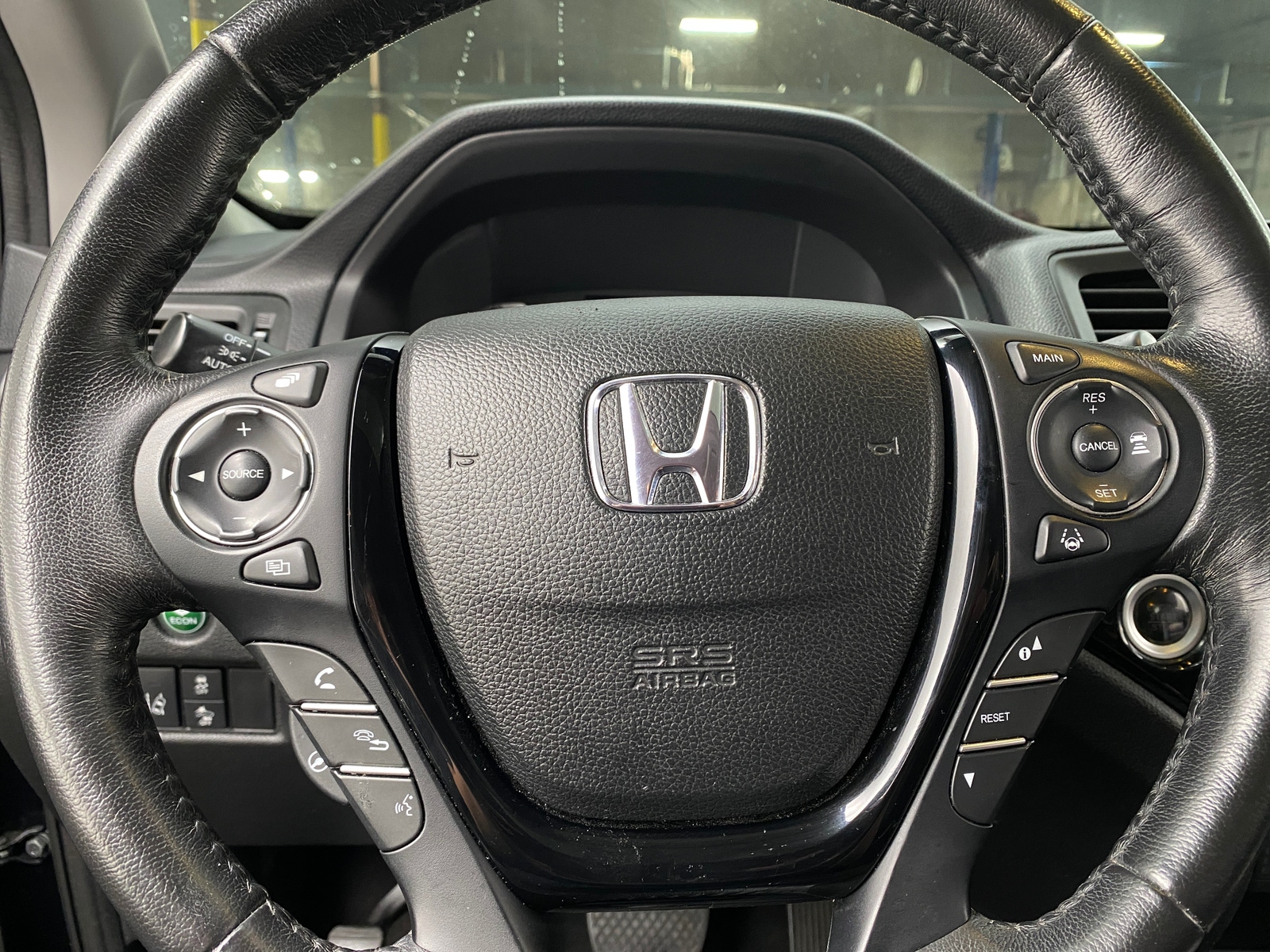Thumbnail: 2017 Honda Pilot - 4