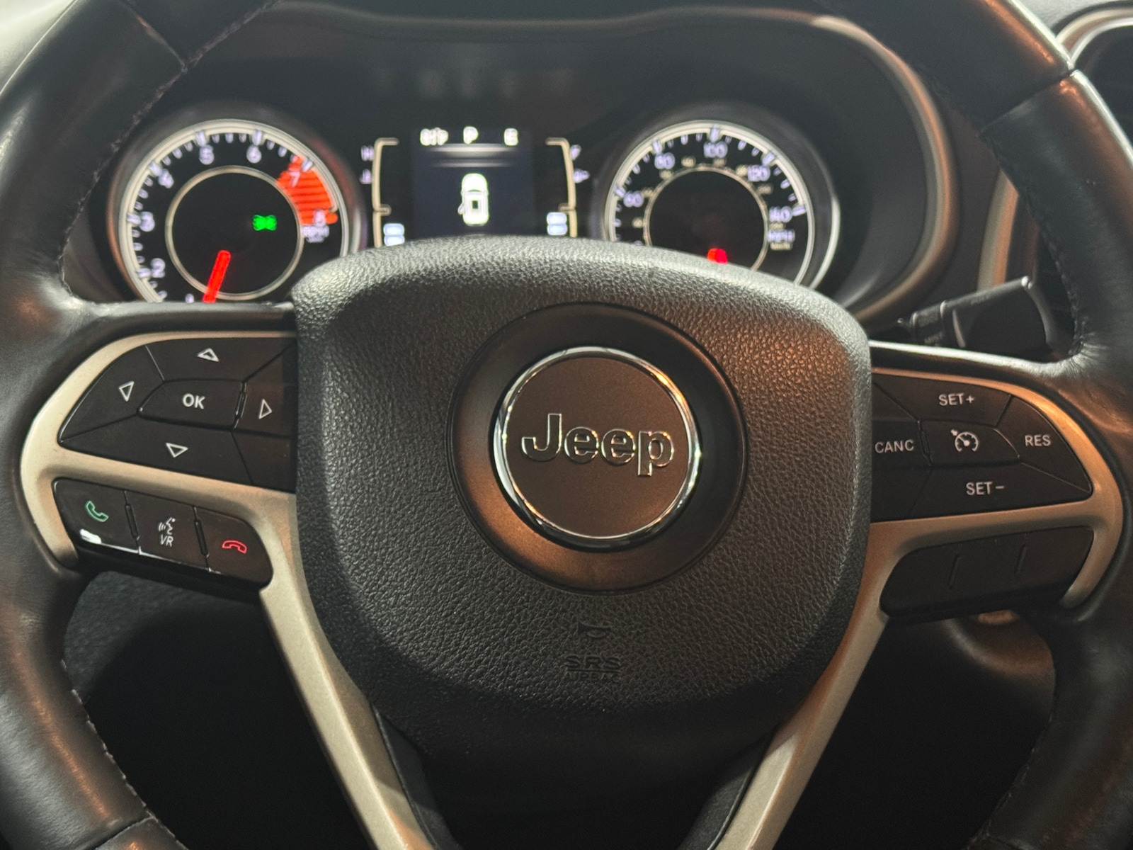 Thumbnail: 2016 Jeep Cherokee - 5