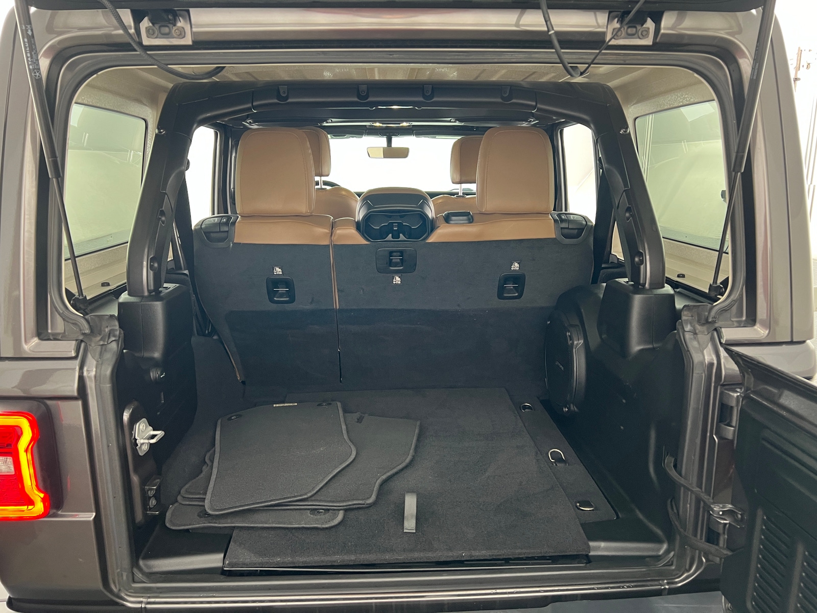 Thumbnail: 2020 Jeep Wrangler - 6