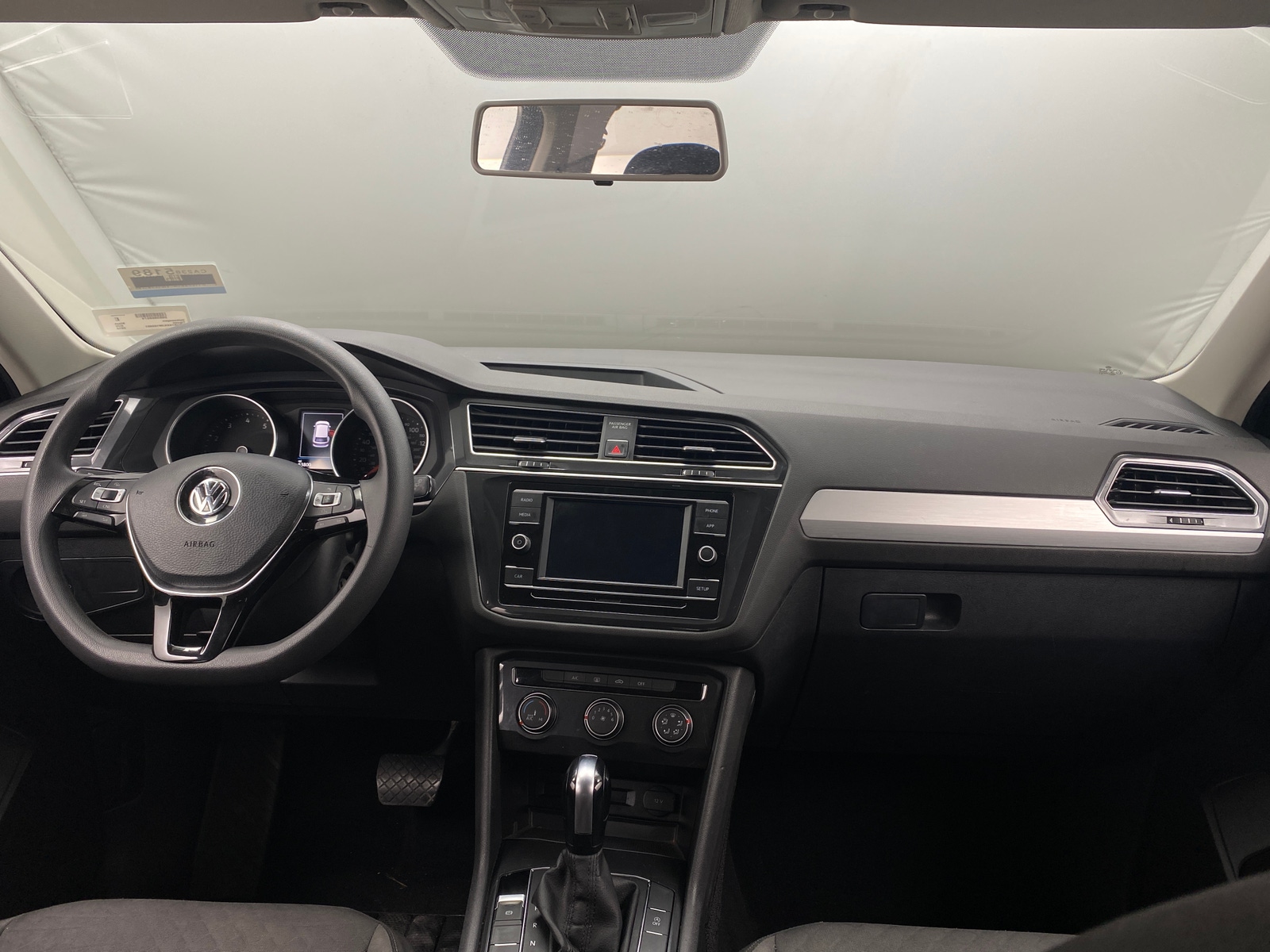 Thumbnail: 2018 Volkswagen Tiguan - 3