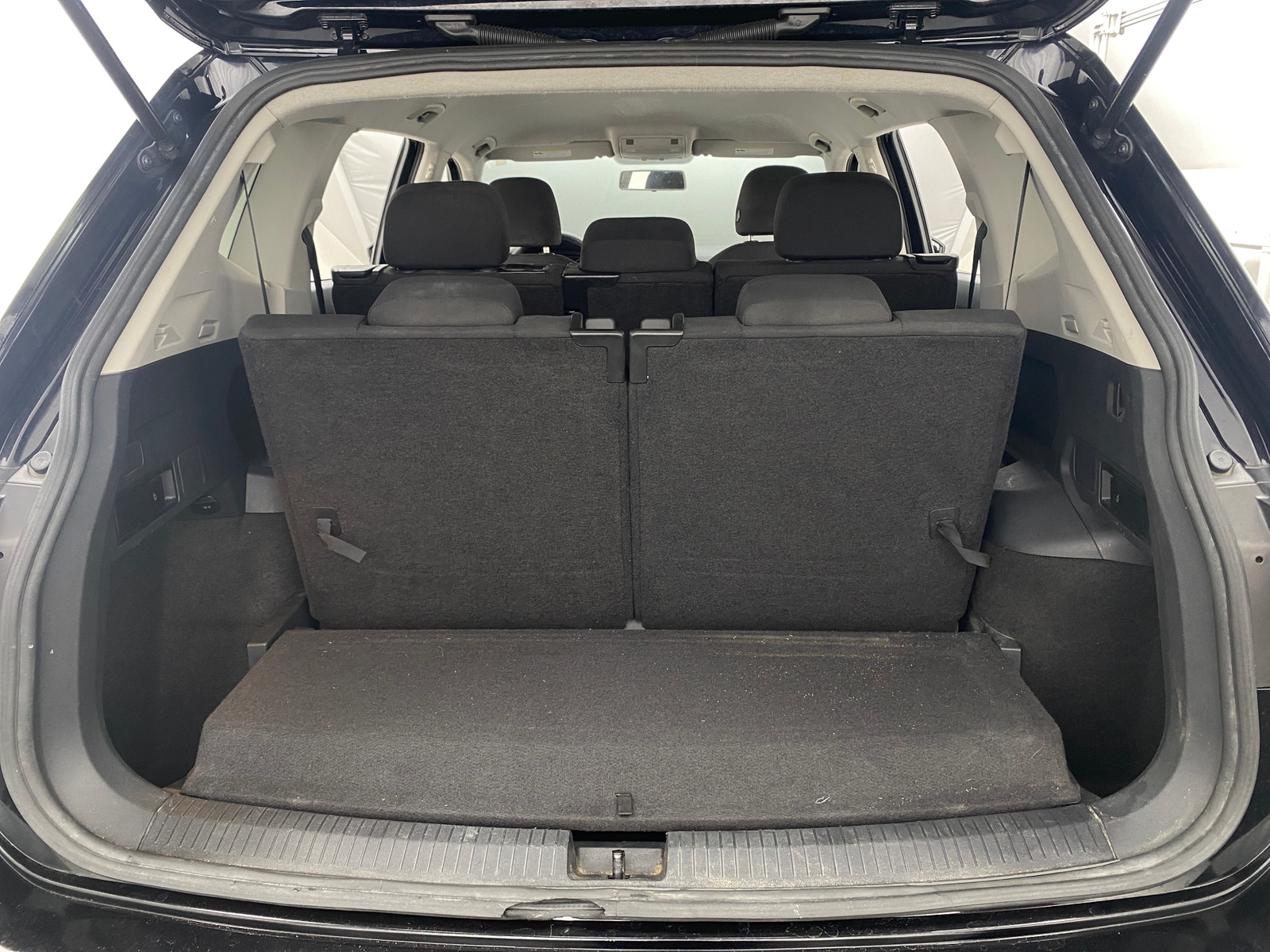 Thumbnail: 2018 Volkswagen Tiguan - 7
