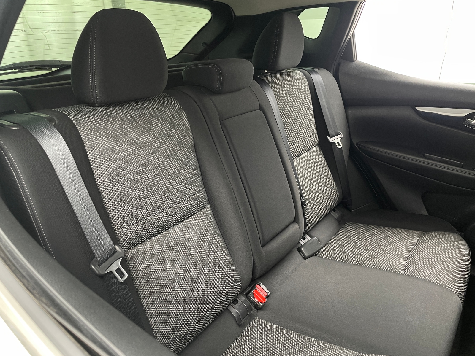 Thumbnail: 2017 Nissan Rogue Sport - 6