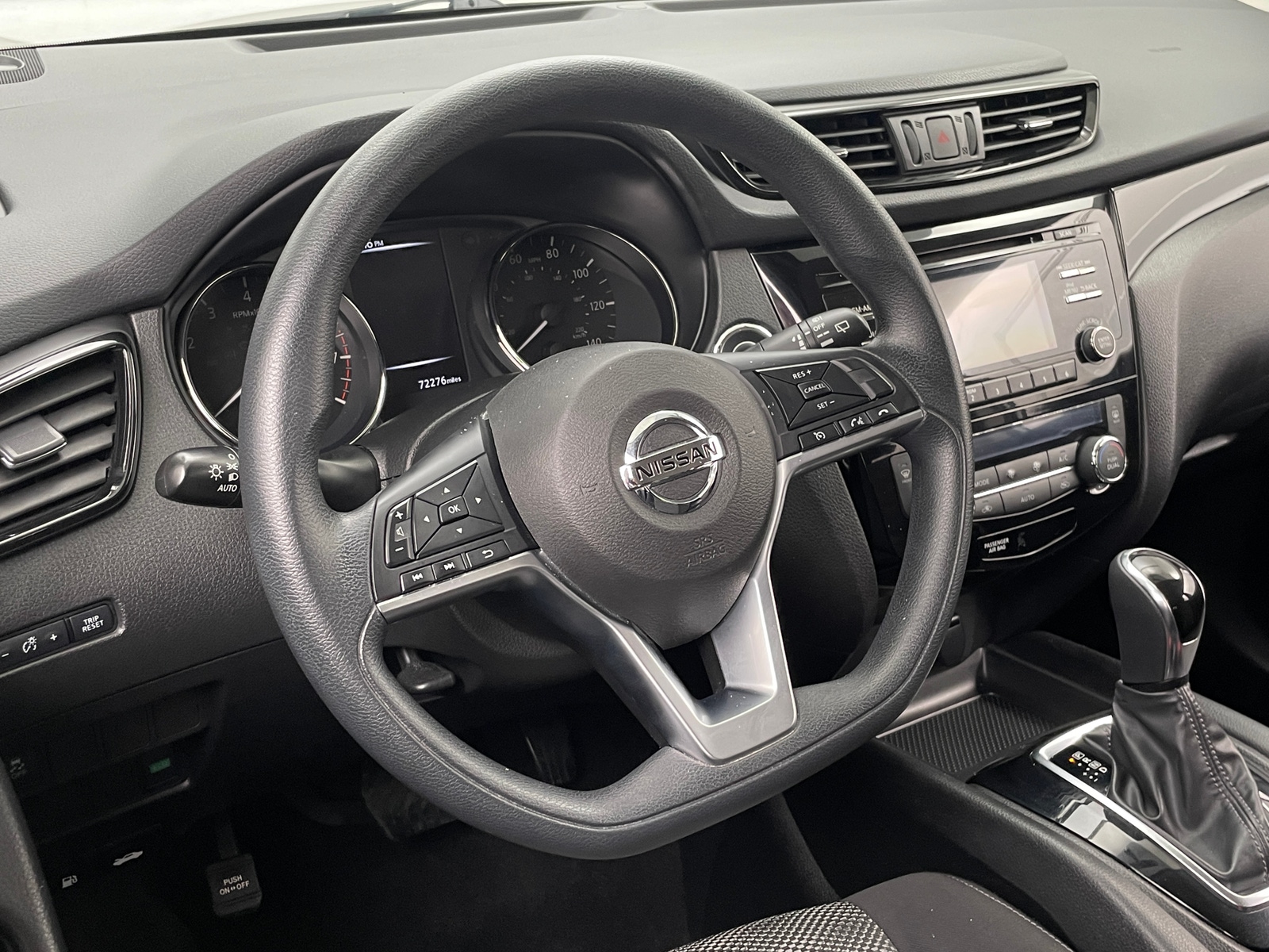 Thumbnail: 2017 Nissan Rogue Sport - 5