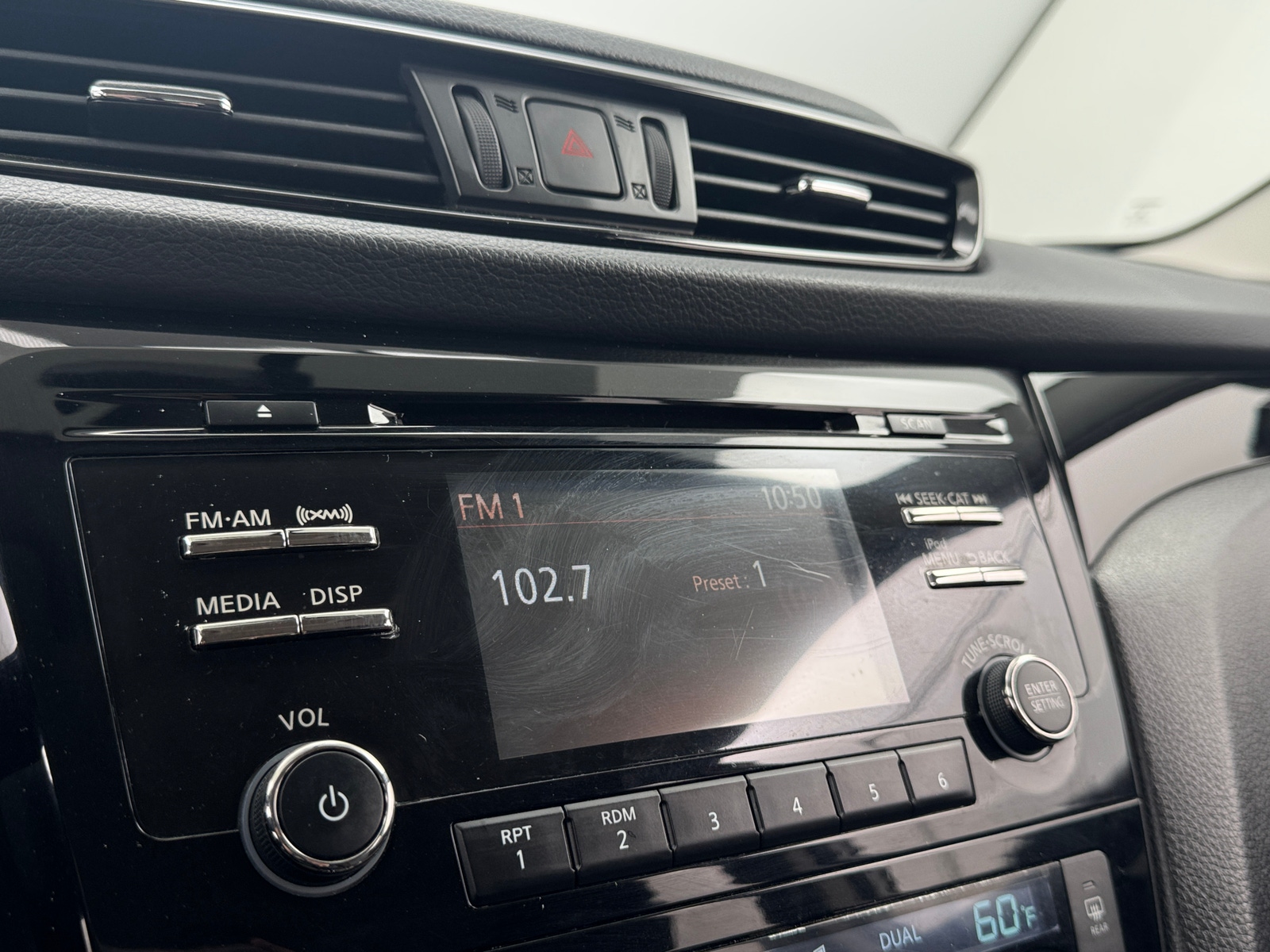 Thumbnail: 2017 Nissan Rogue Sport - 4