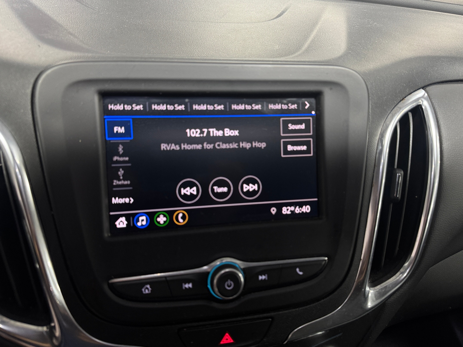 Thumbnail: 2021 Chevrolet Equinox - 4