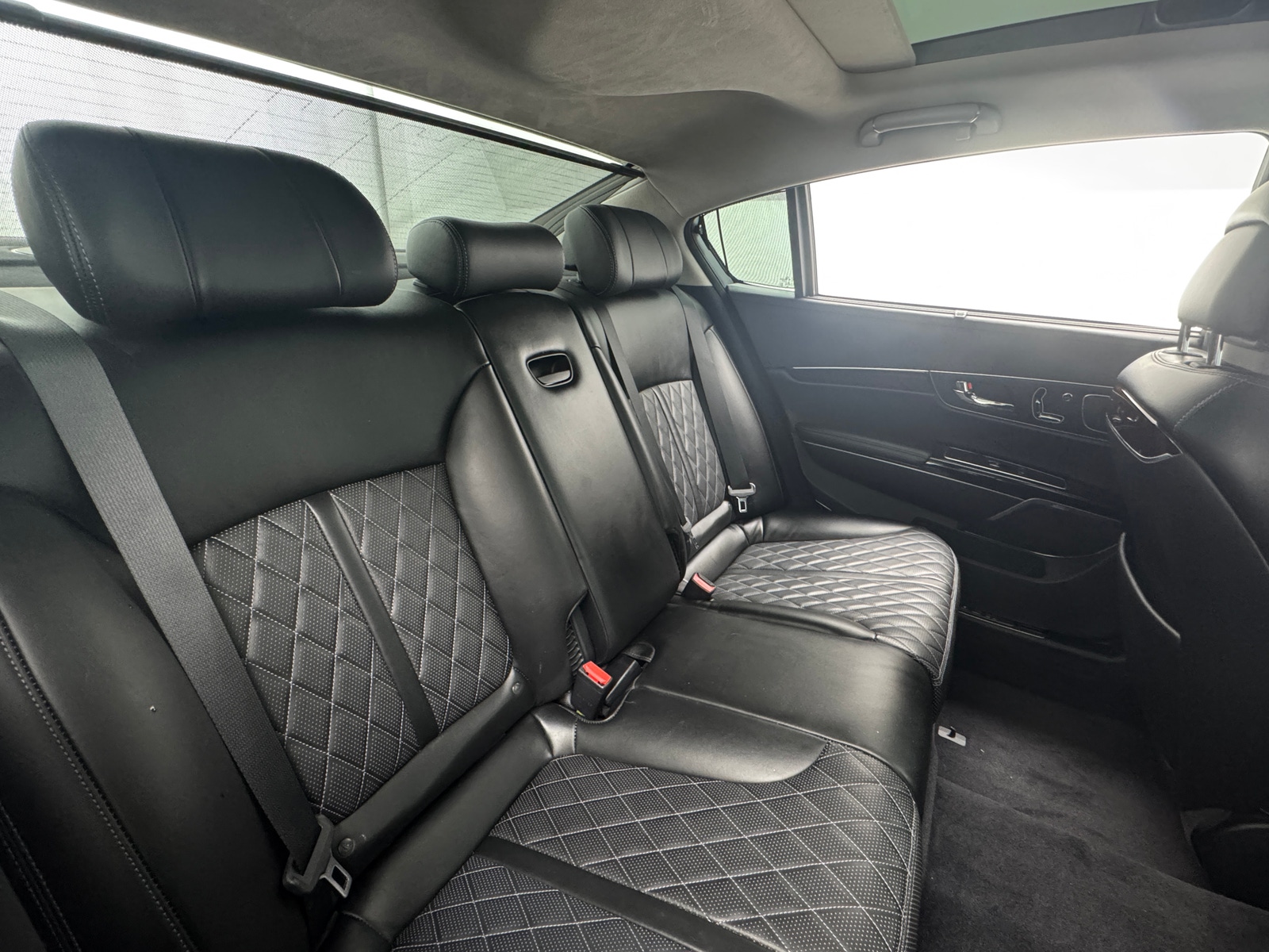 Thumbnail: 2017 Kia K900 - 5