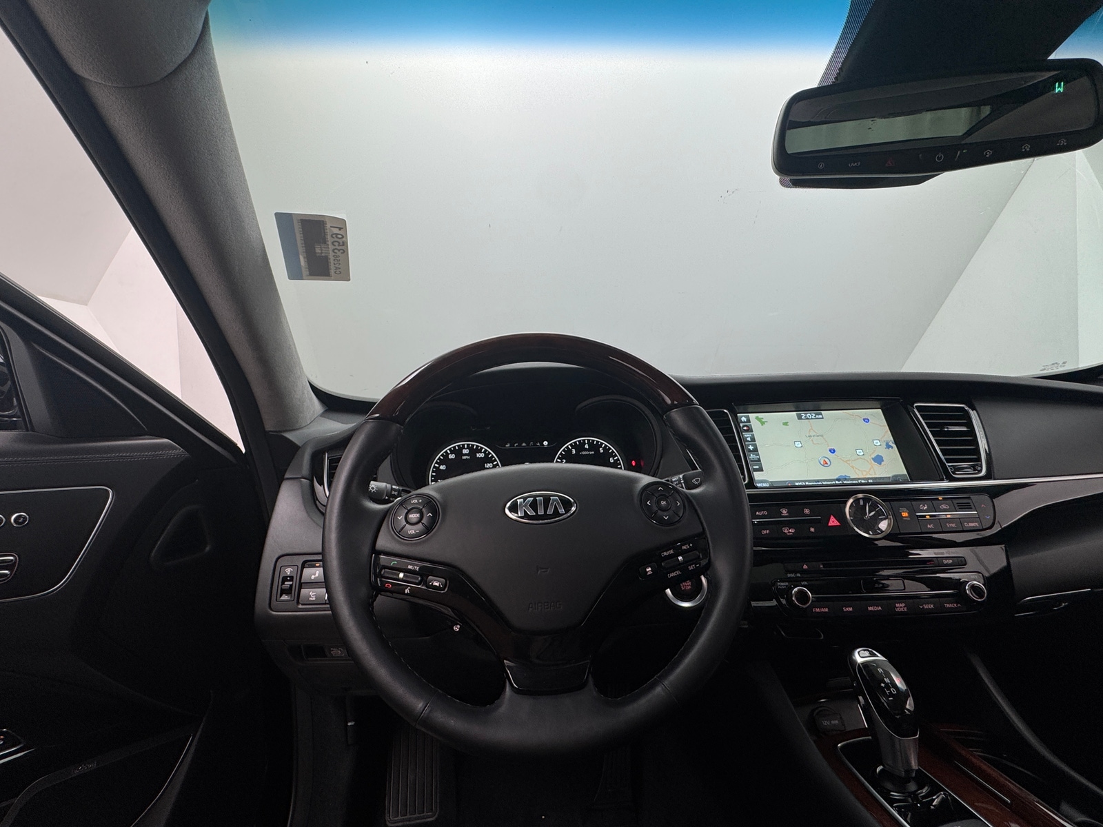 Thumbnail: 2017 Kia K900 - 4