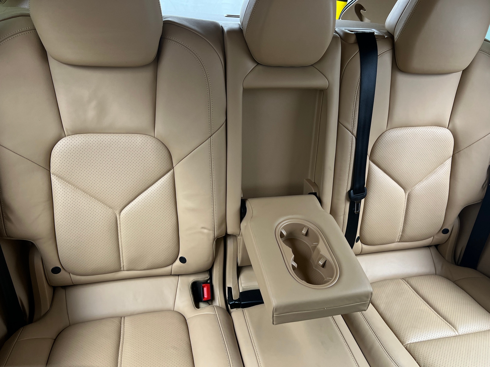 Thumbnail: 2011 Porsche Cayenne - 5