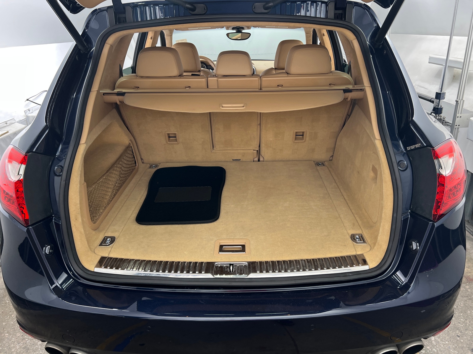 Thumbnail: 2011 Porsche Cayenne - 6