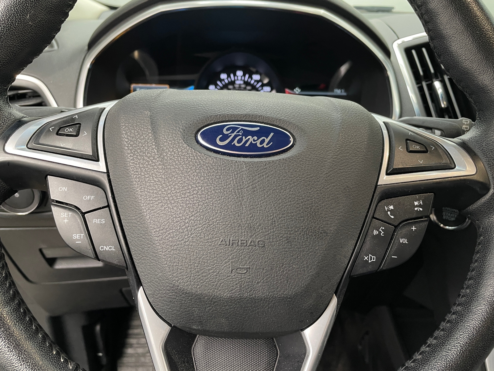 Thumbnail: 2017 Ford Edge - 4