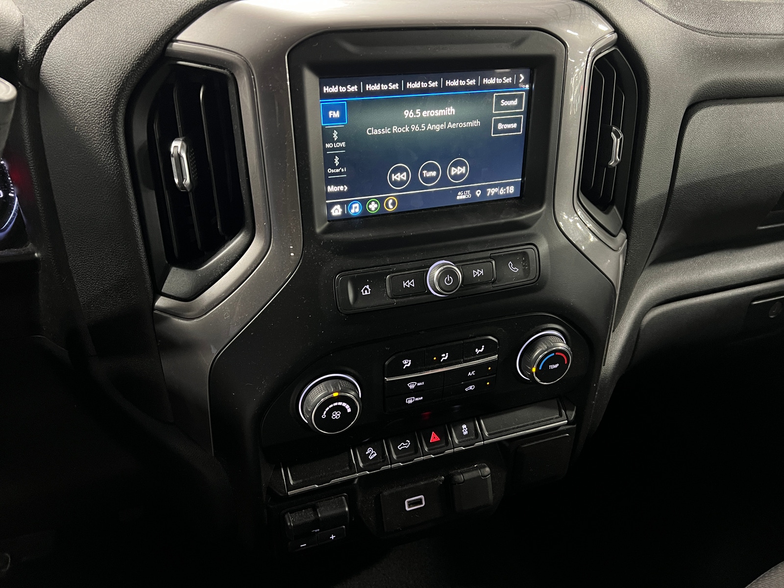 Thumbnail: 2019 Chevrolet Silverado 1500 - 4