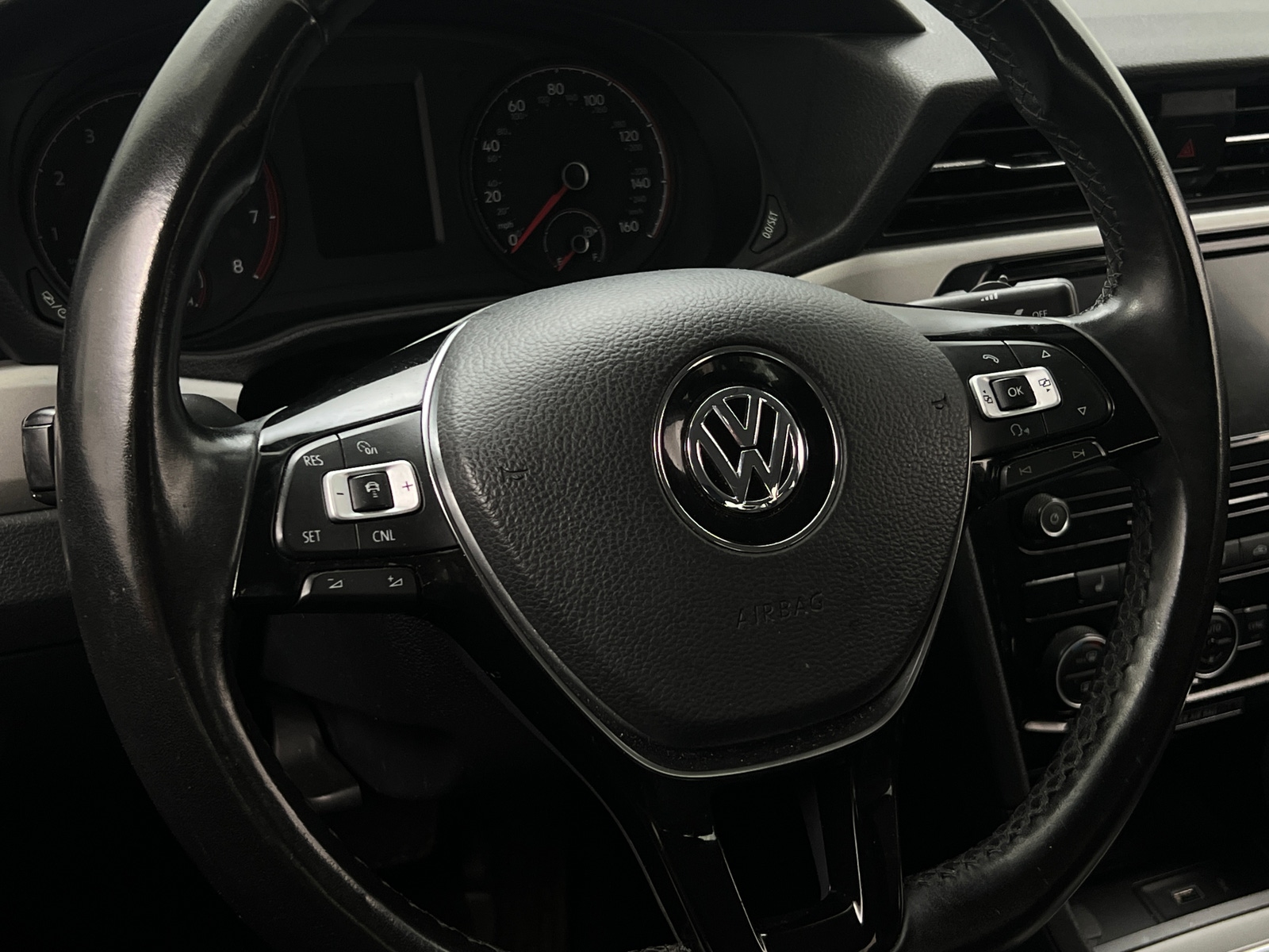 Thumbnail: 2020 Volkswagen Passat - 4