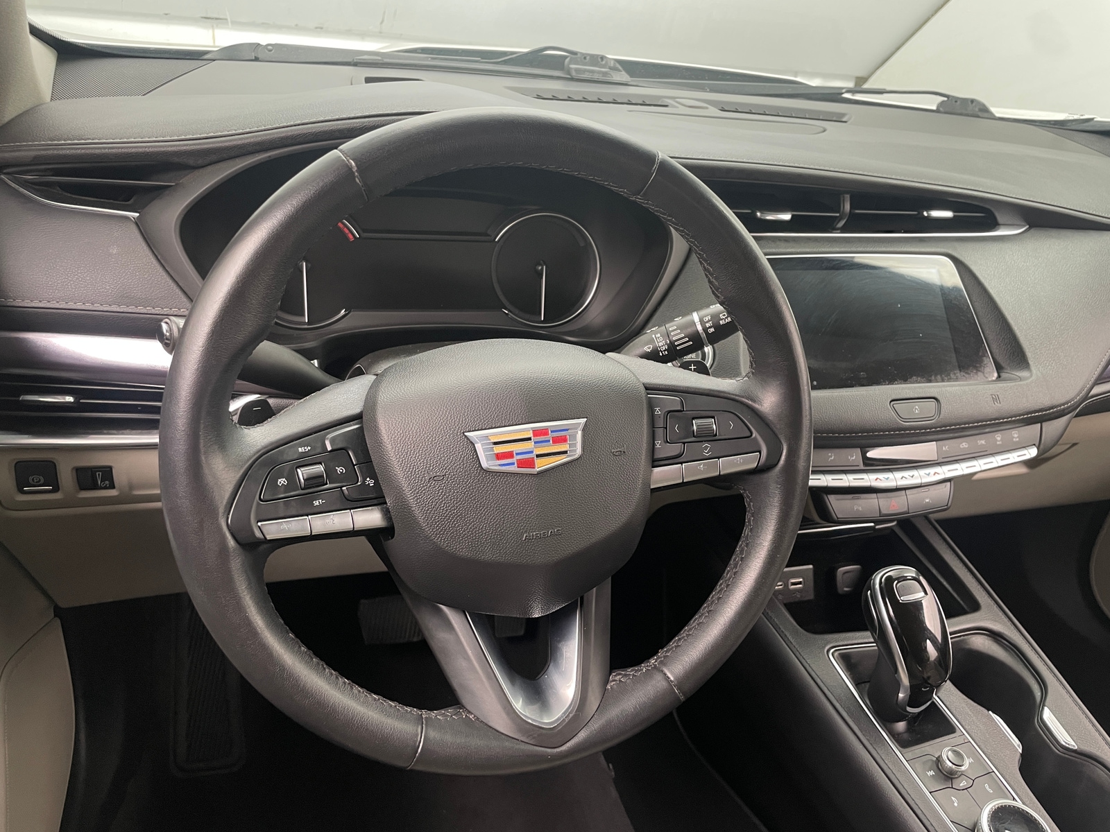 Thumbnail: 2021 Cadillac XT4 - 4