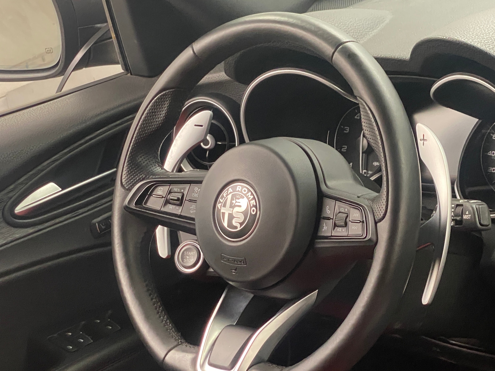 Thumbnail: 2022 Alfa Romeo Stelvio - 4