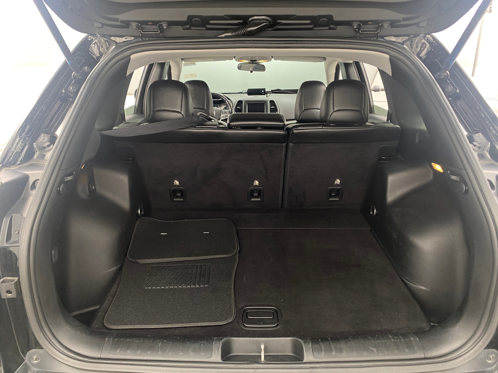 Thumbnail: 2019 Jeep Cherokee - 7