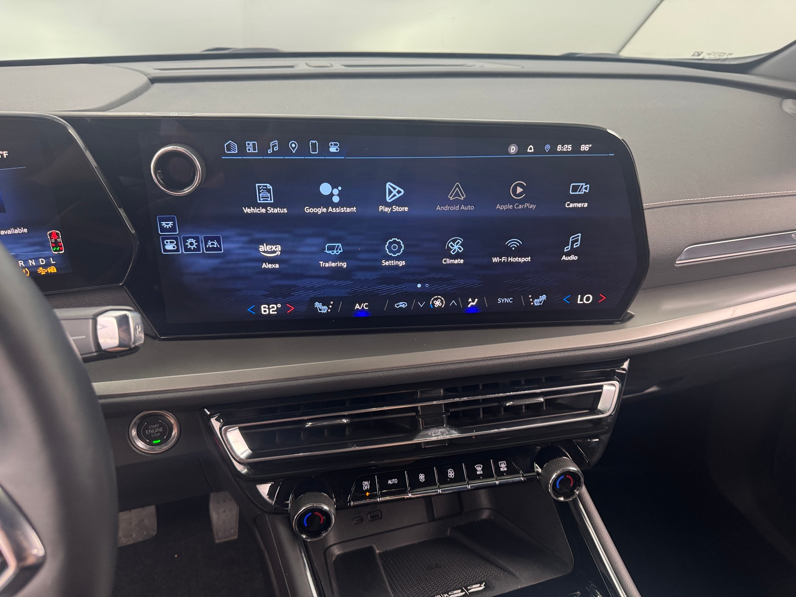 Thumbnail: 2025 Chevrolet Traverse - 4