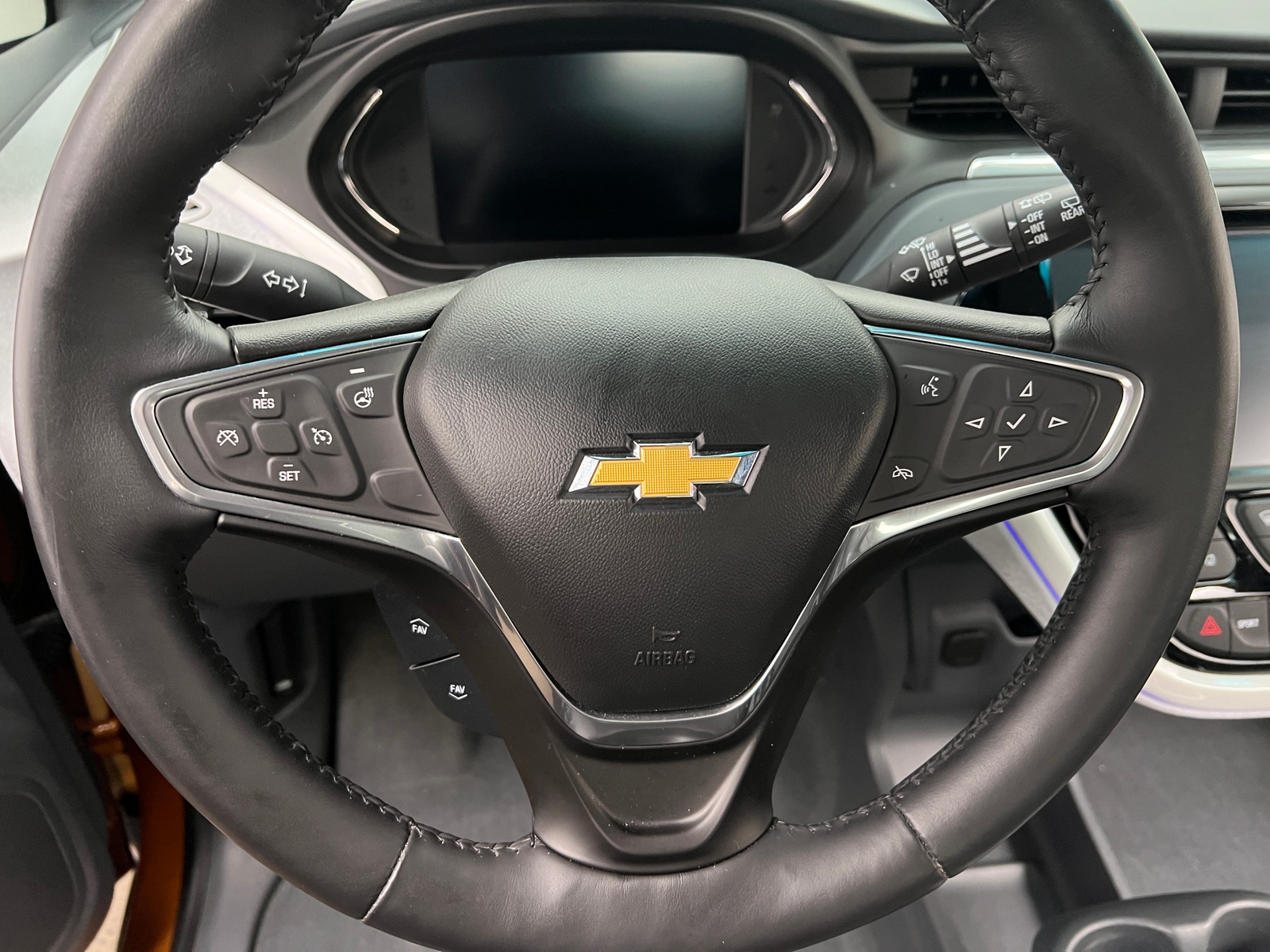 Thumbnail: 2017 Chevrolet Bolt EV - 4