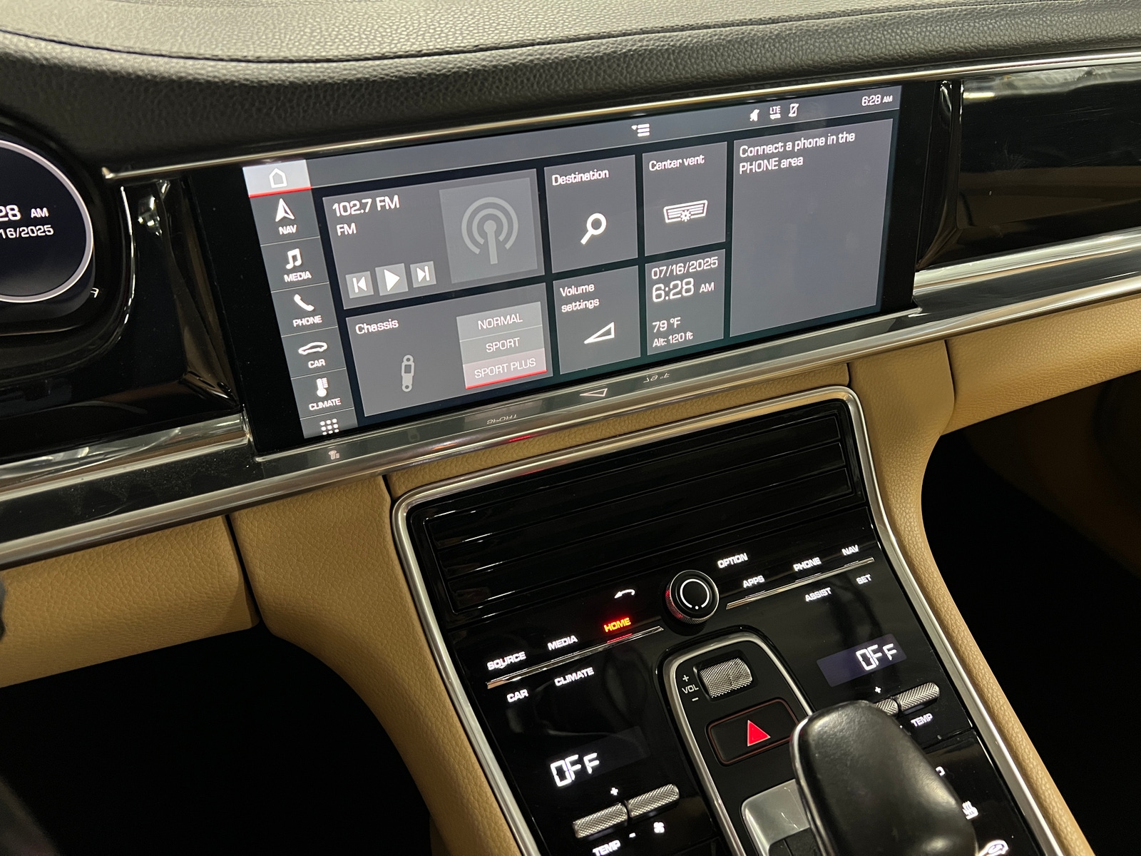 Thumbnail: 2018 Porsche Panamera - 3